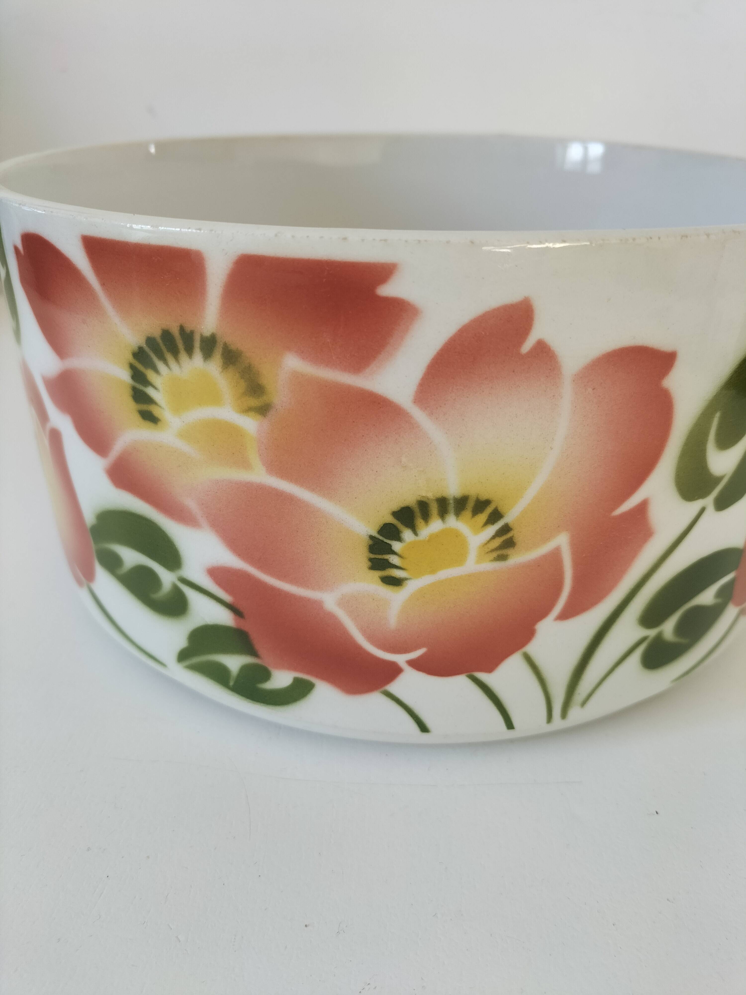 Vintage Moulin des Loups Ontario model dish