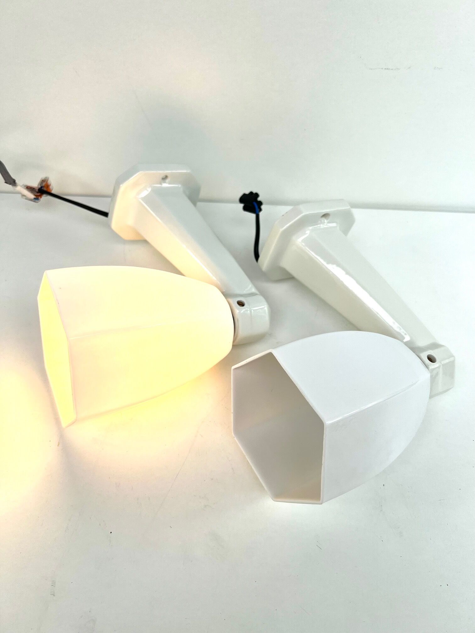 THE PAIR 2 WALL LAMPS OLD BATHROOM 1930 1940 OPALINE AND PORCELAIN LEGRAND