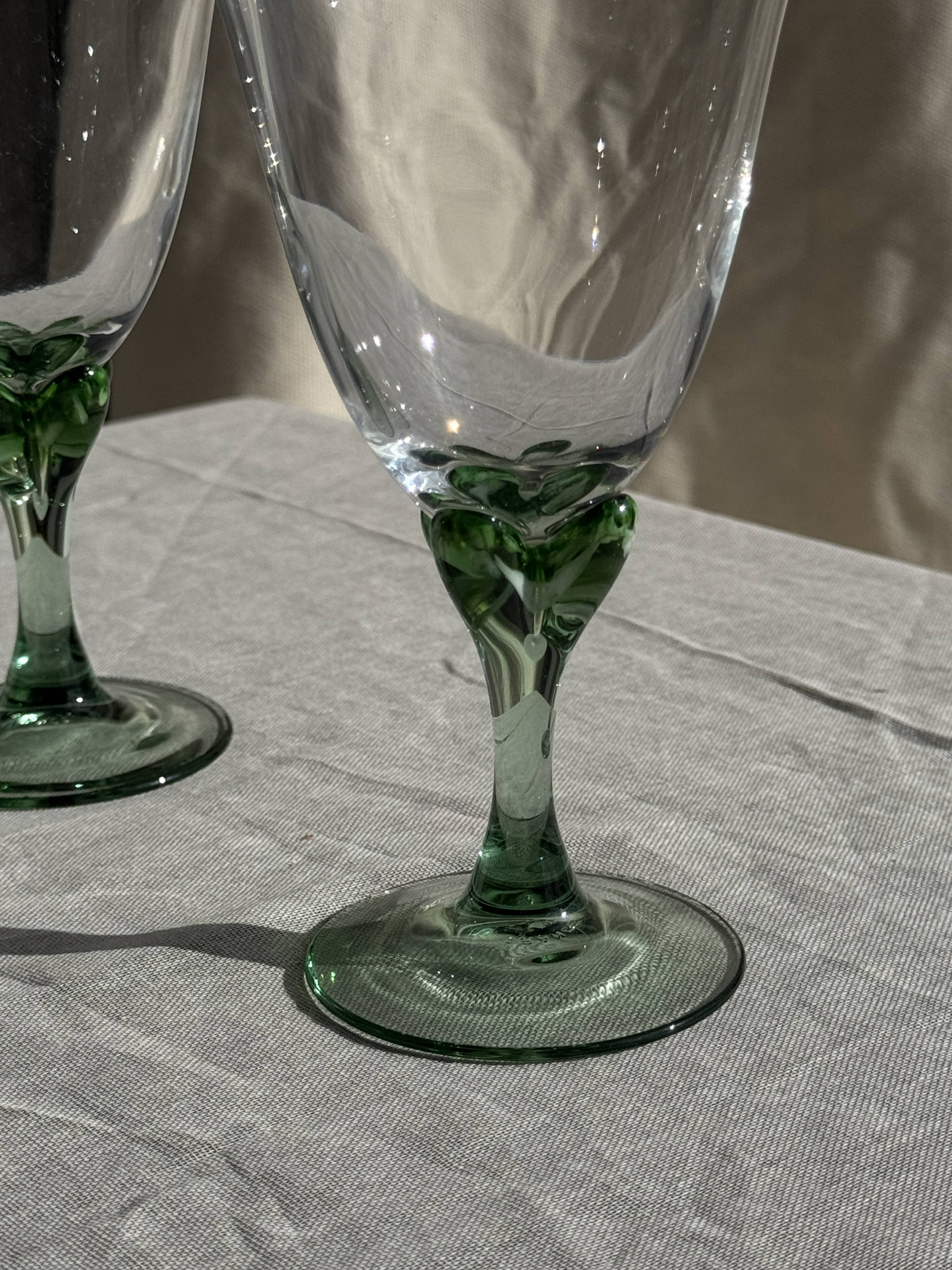 Set of 4 vintage green stemmed glasses H16