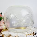 Vase boule ciselé en verre transparent