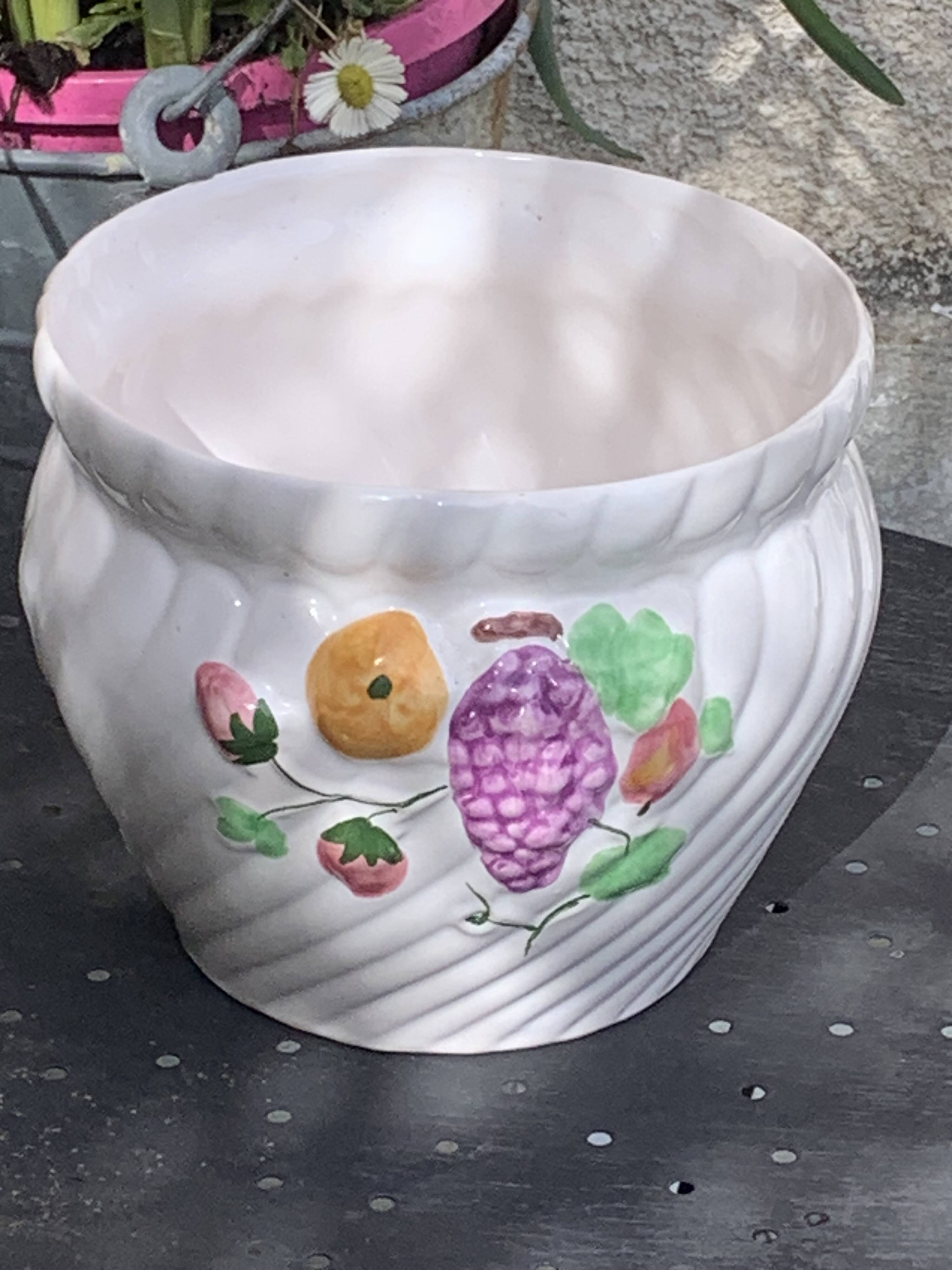 Large slip cover in white enameled ceramic, with vintage fruit decoration