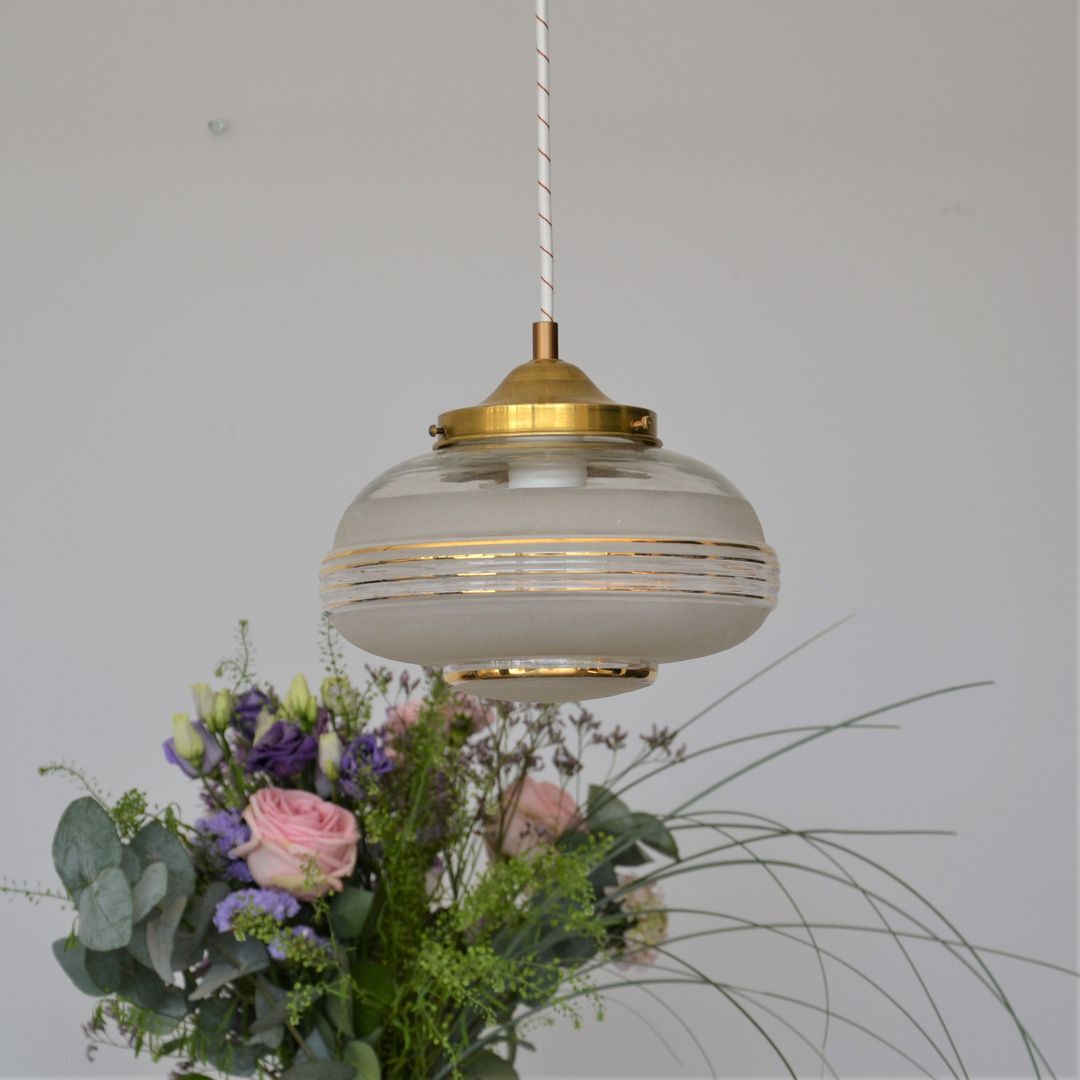 Suspension globe in frosted glass with golden edges