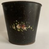 Napoleon III waste paper basket in black sheet metal and painted flowers, 19th century