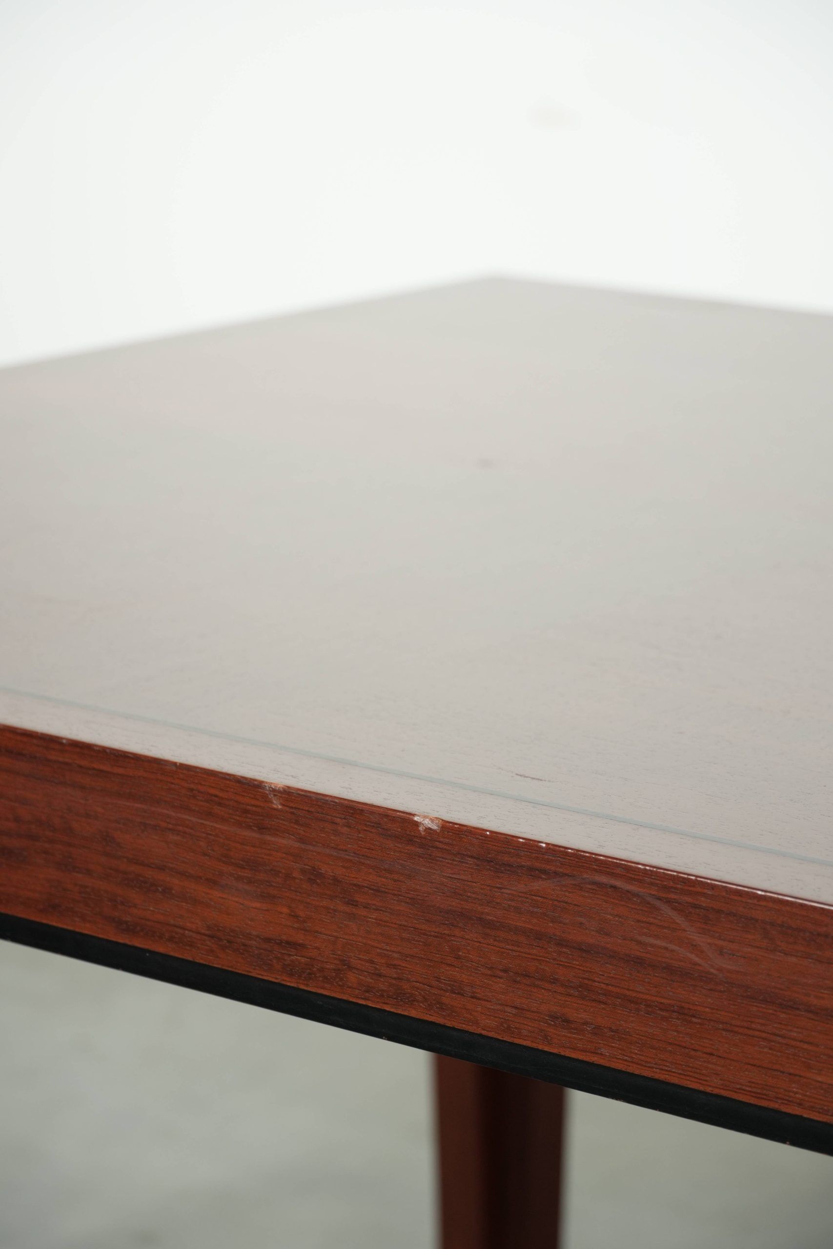 Spacious 6-person Art Deco design dining table with unique details