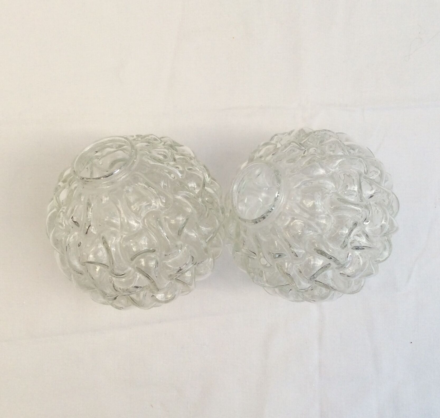 Duo tulip globes in pressed glass dimension: diameter - 4.5cm- width -12cm- height -5cm-