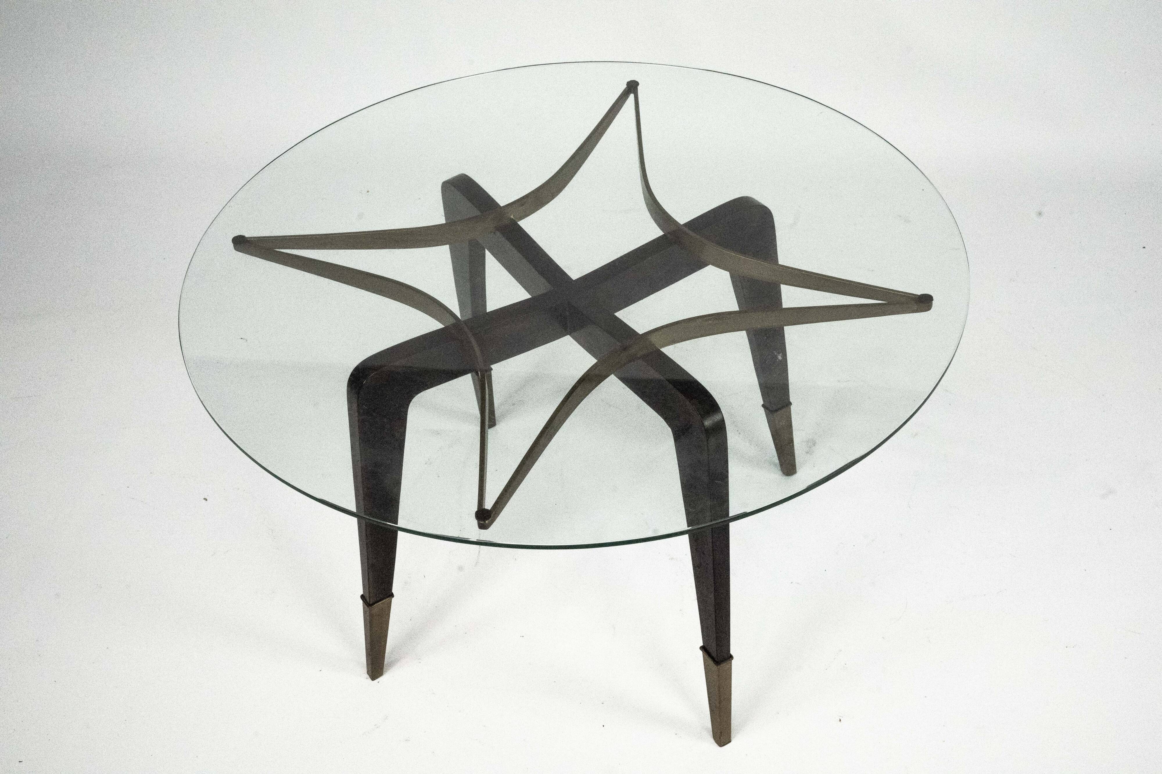 Rare mid-century round coffee table by Paolo Buffa, Italy, 1950s.