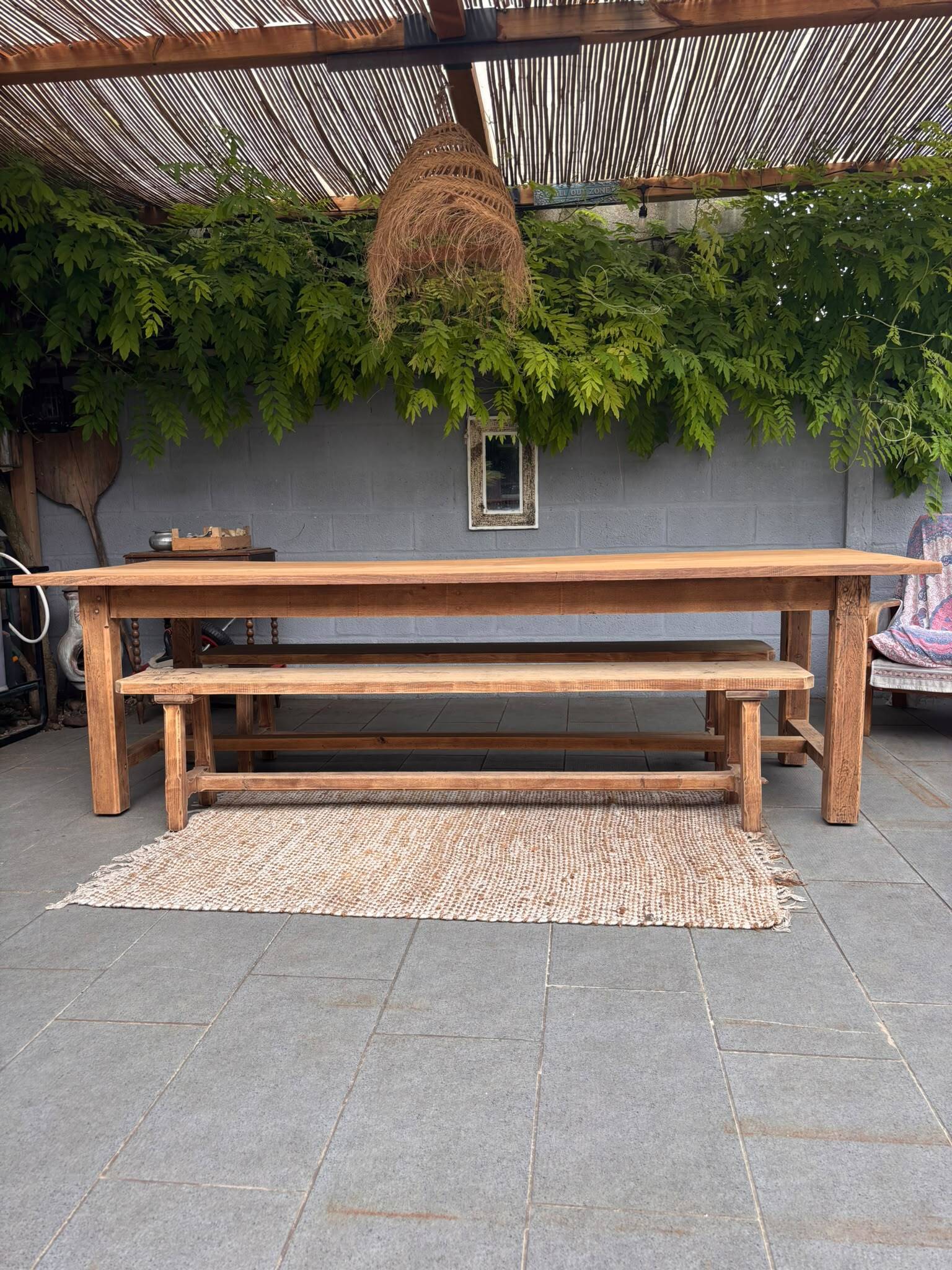 Grande table de ferme avec 2 bancs
