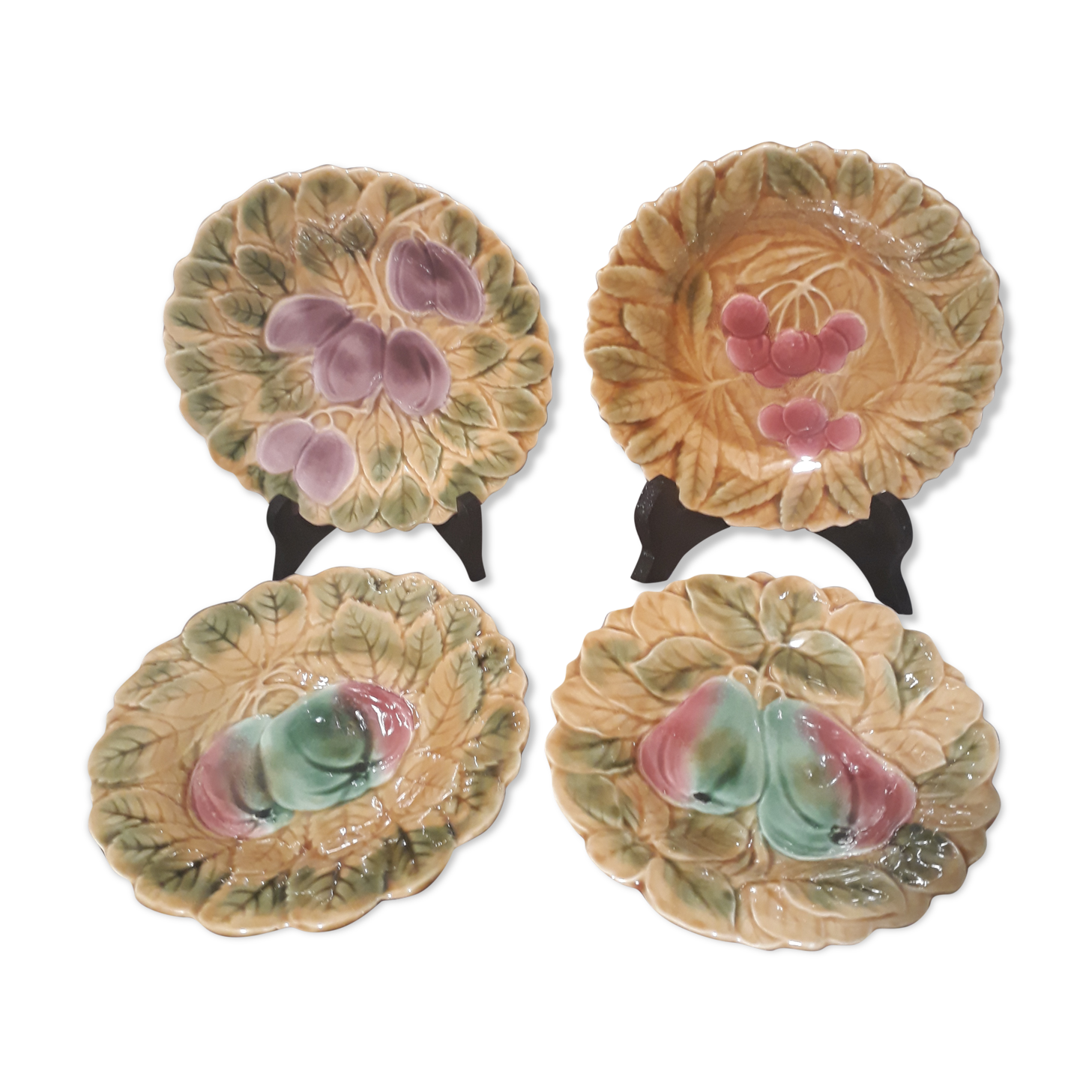 4 plates dessert decor fruits, satitle slurry of Sarreguemines, early twentieth century