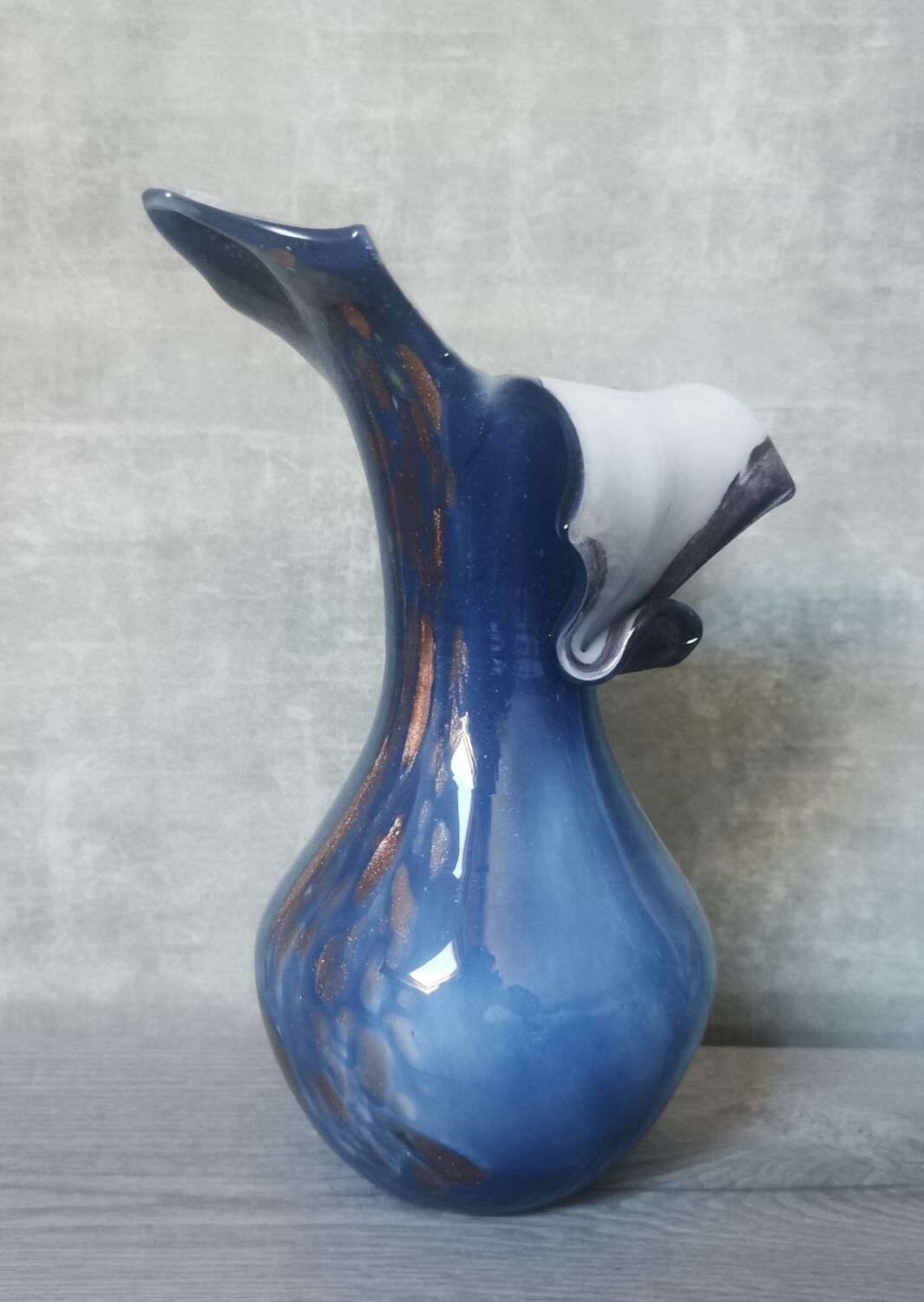 Gold and blue design vase Torcheux