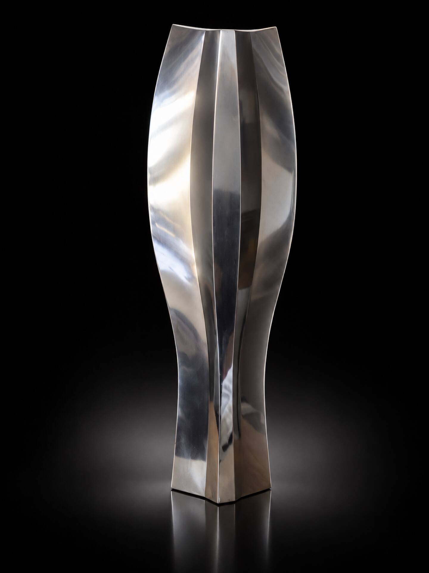 Large sculpture vase signed – polished mirror stainless steel – circa 199