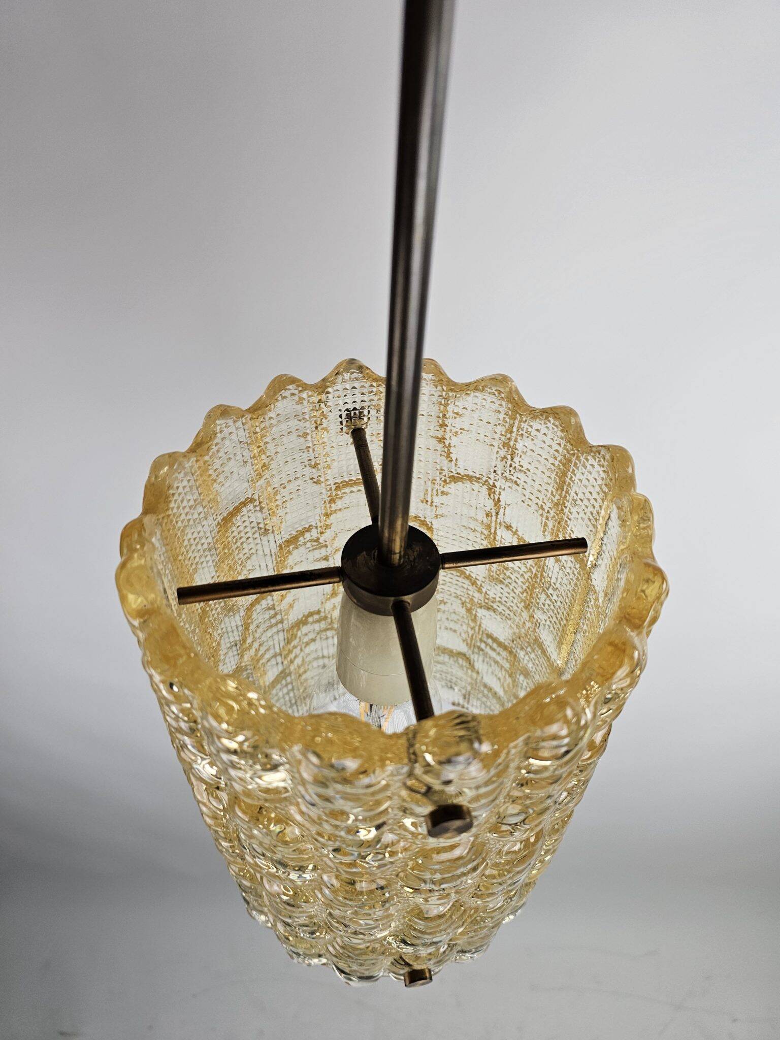 Lampe pendentive en verre doré Orrefors des années 1970