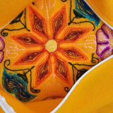 Housse de coussin péruvien jaune