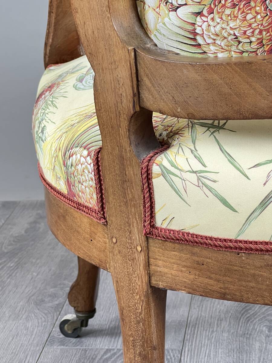 Fauteuil ancien en bois sculpté, époque Napoléon III, XIXe Siècle