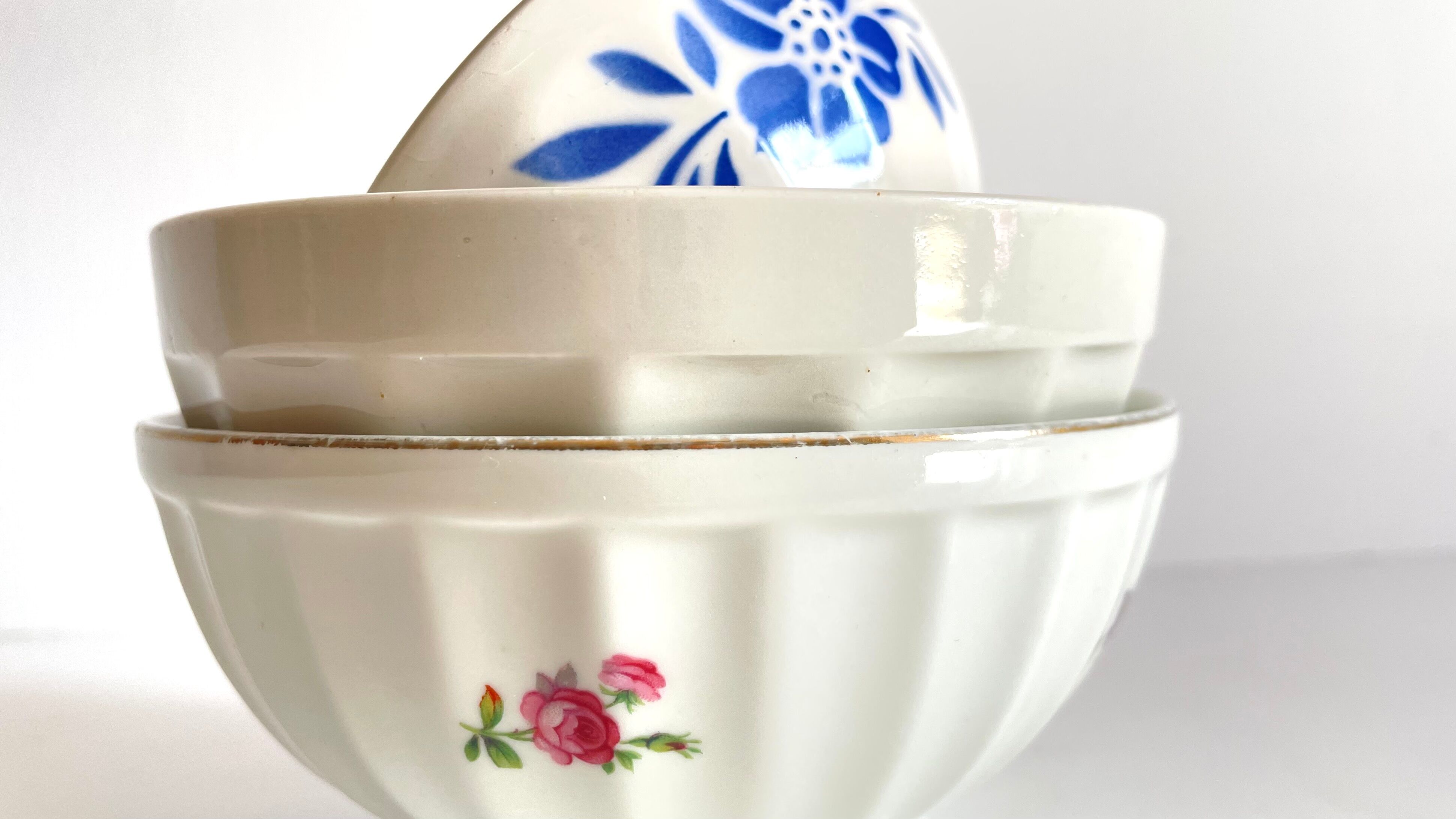 3 porcelain bowls of flowered limoges