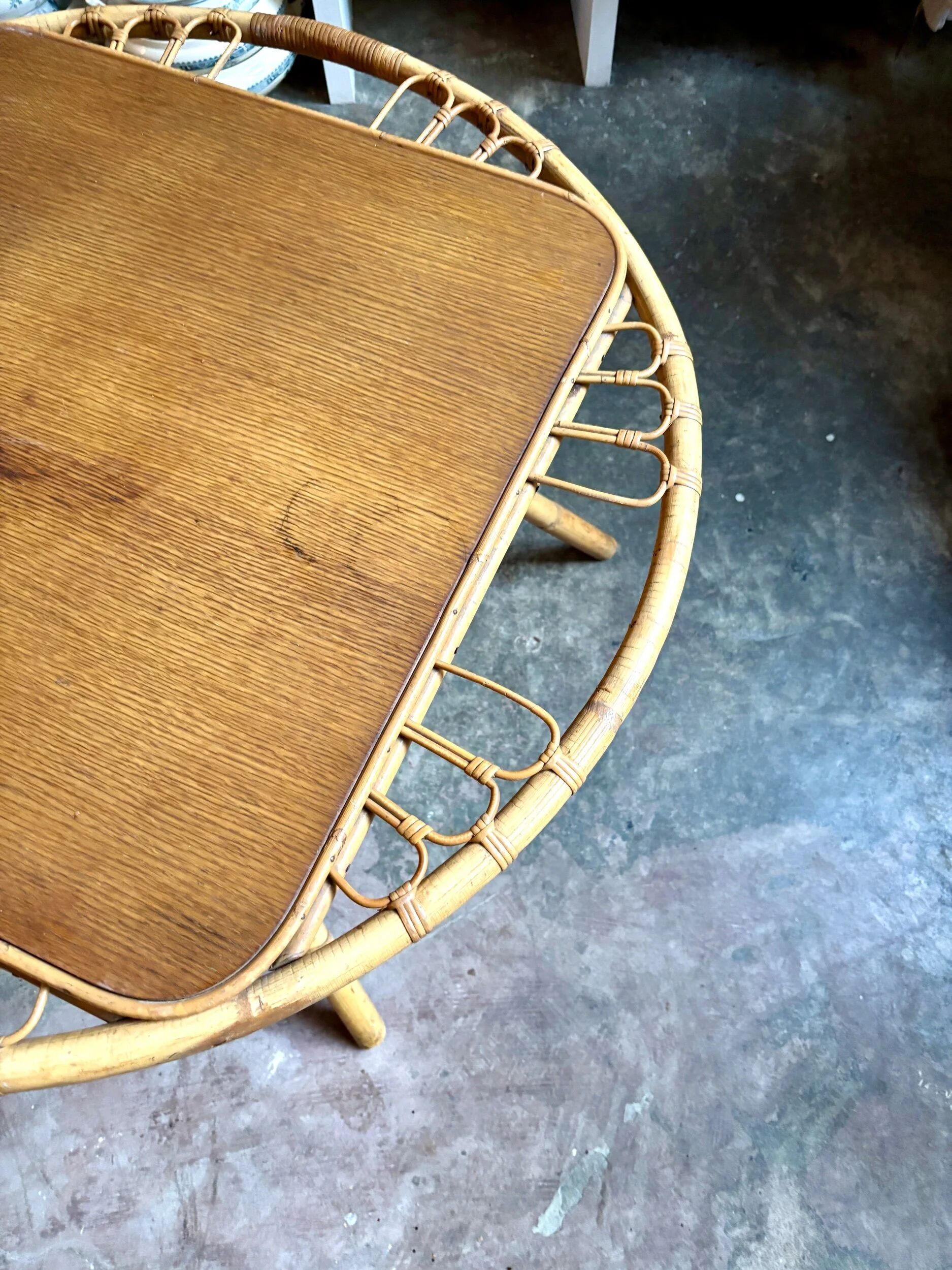 Wood and rattan coffee table, 1960s ⌀ 85 cm