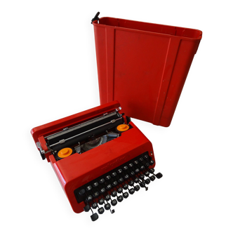 Machine à écrire Olivetti Valentine design Ettore Sottsass vintage