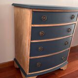 Old small rounded chest of drawers with 4 drawers