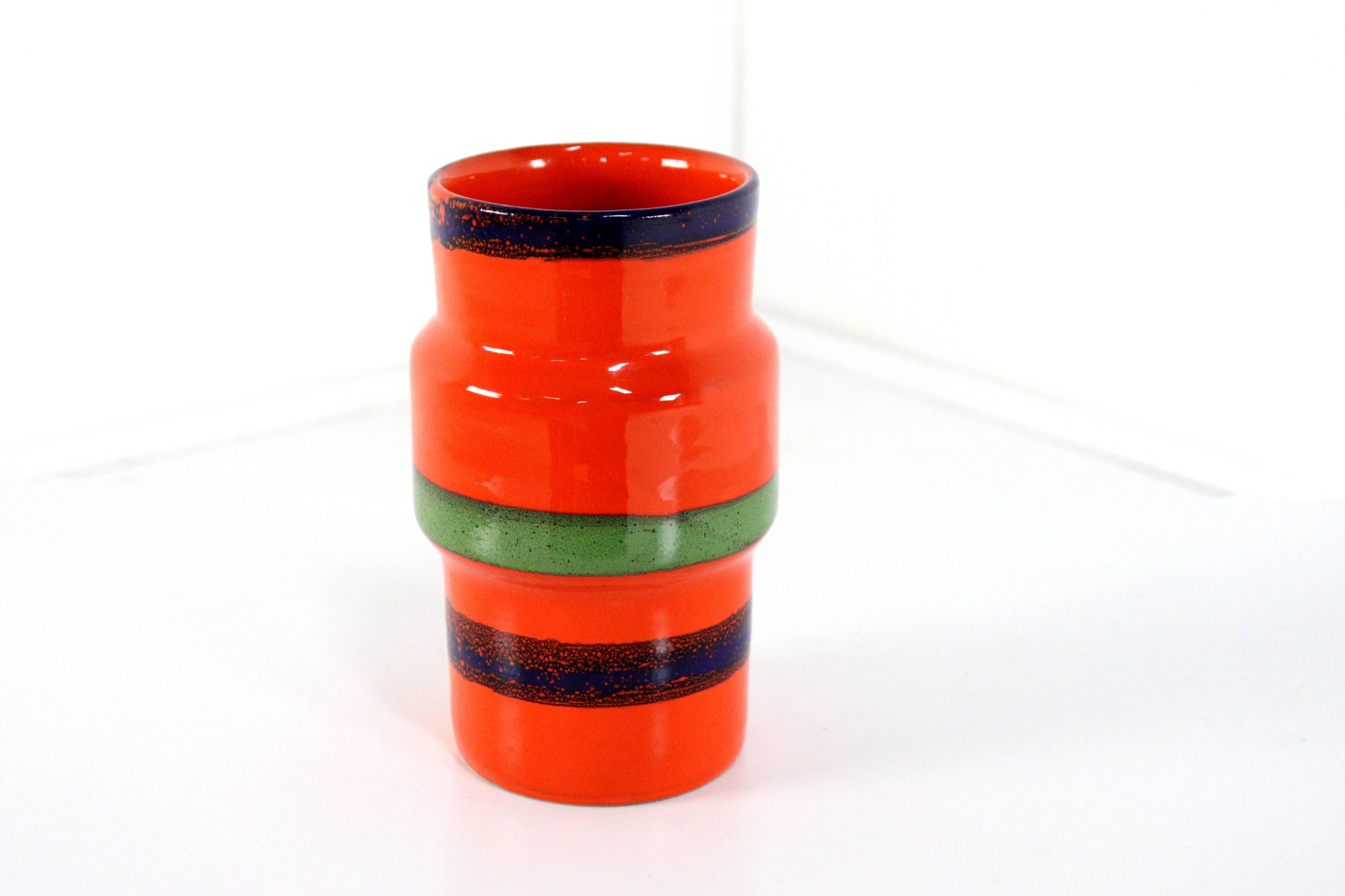 Vase vintage aux couleurs vives