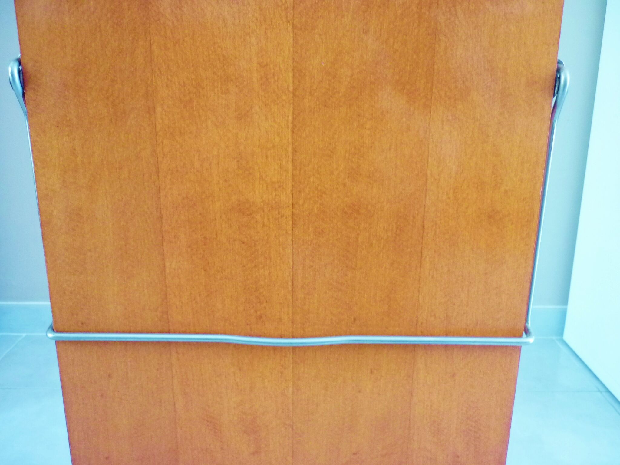 Wooden valet, signed Fratelli Reguitti, 60s, on wheels