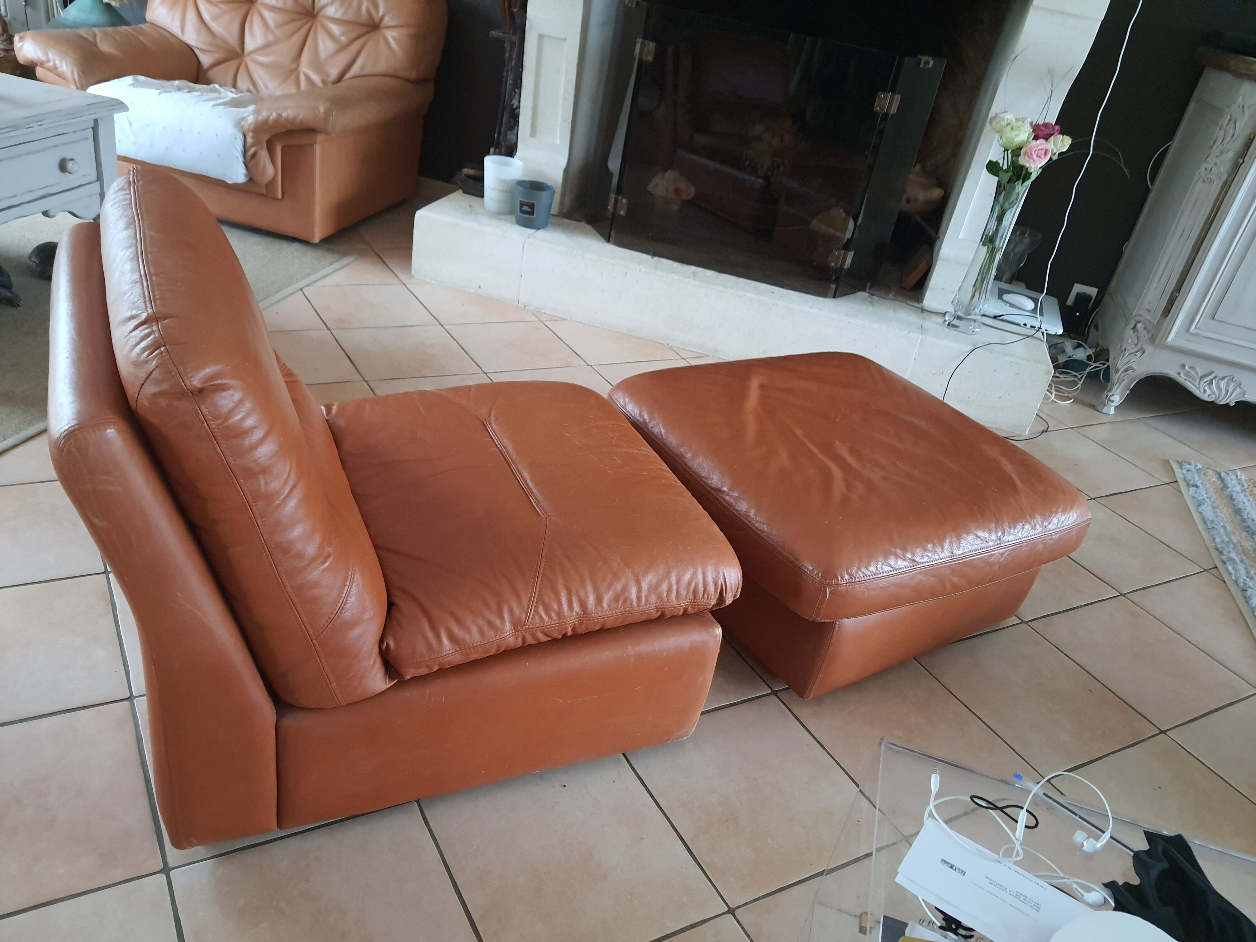 Heater and its vintage footrest rock bobois