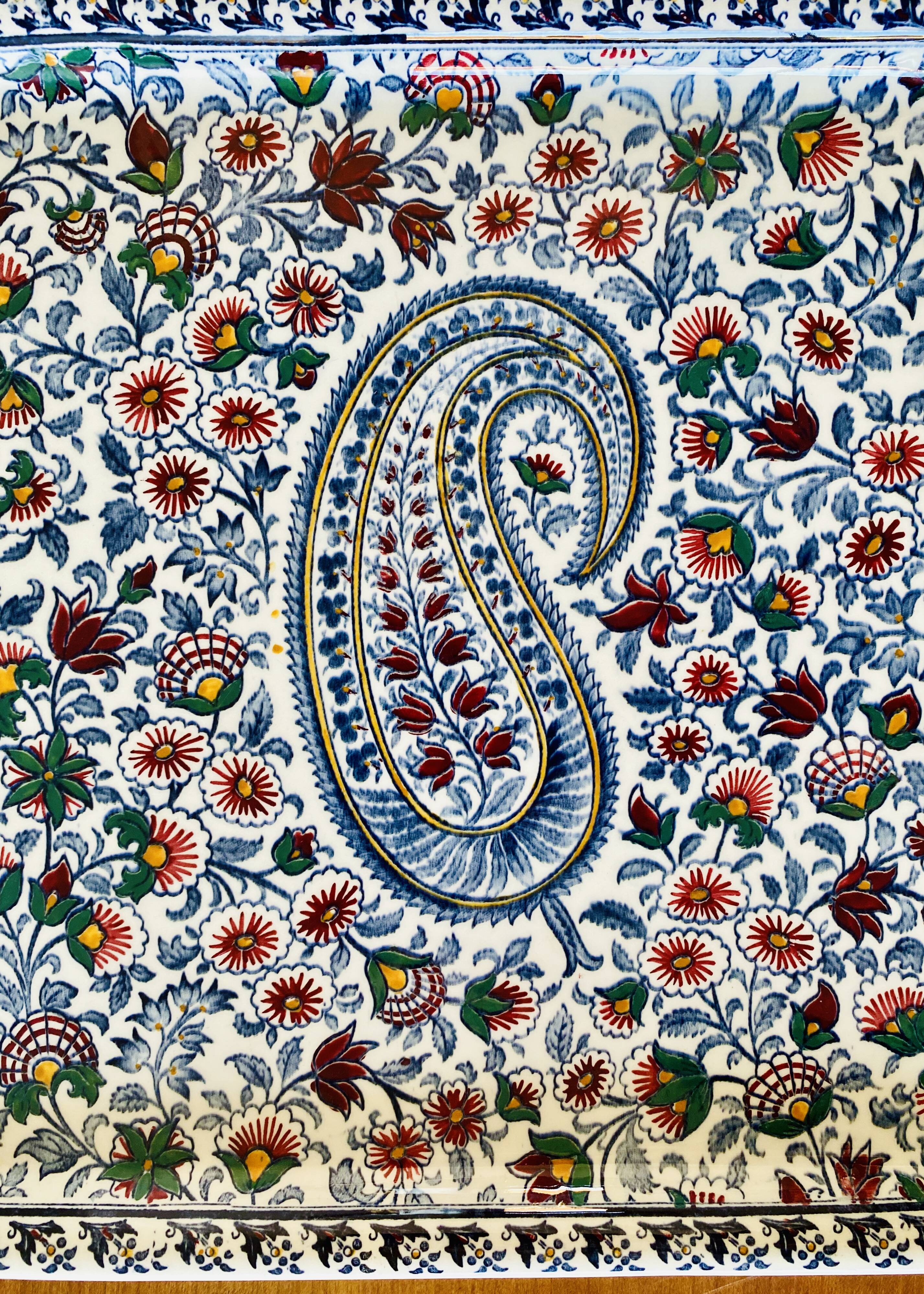 Grand plateau en faience de Gien décor Cachemire, 1960