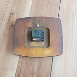 Flash clock transistor in formica