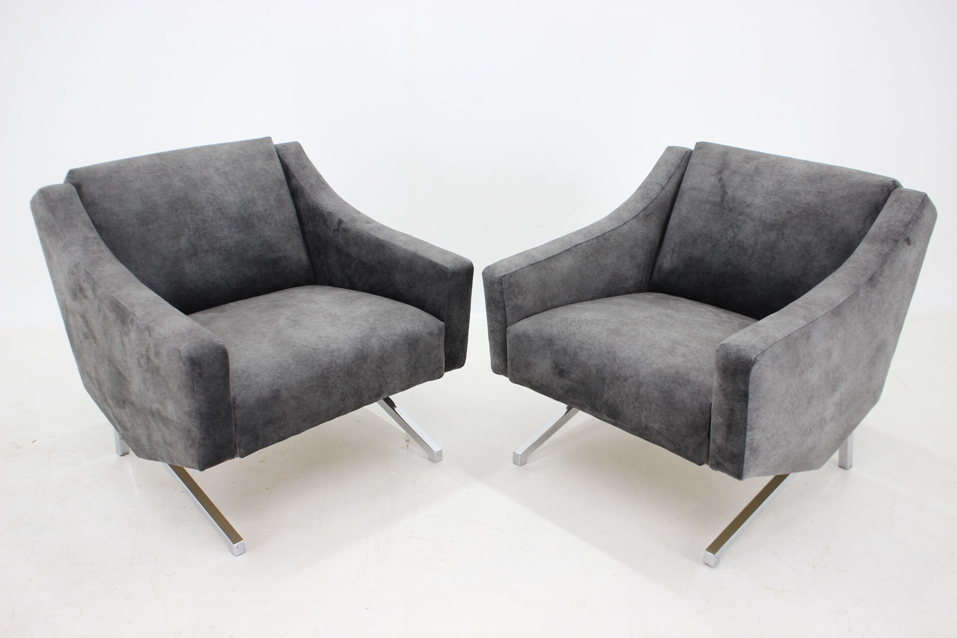 1970s pair of italian design armchairs