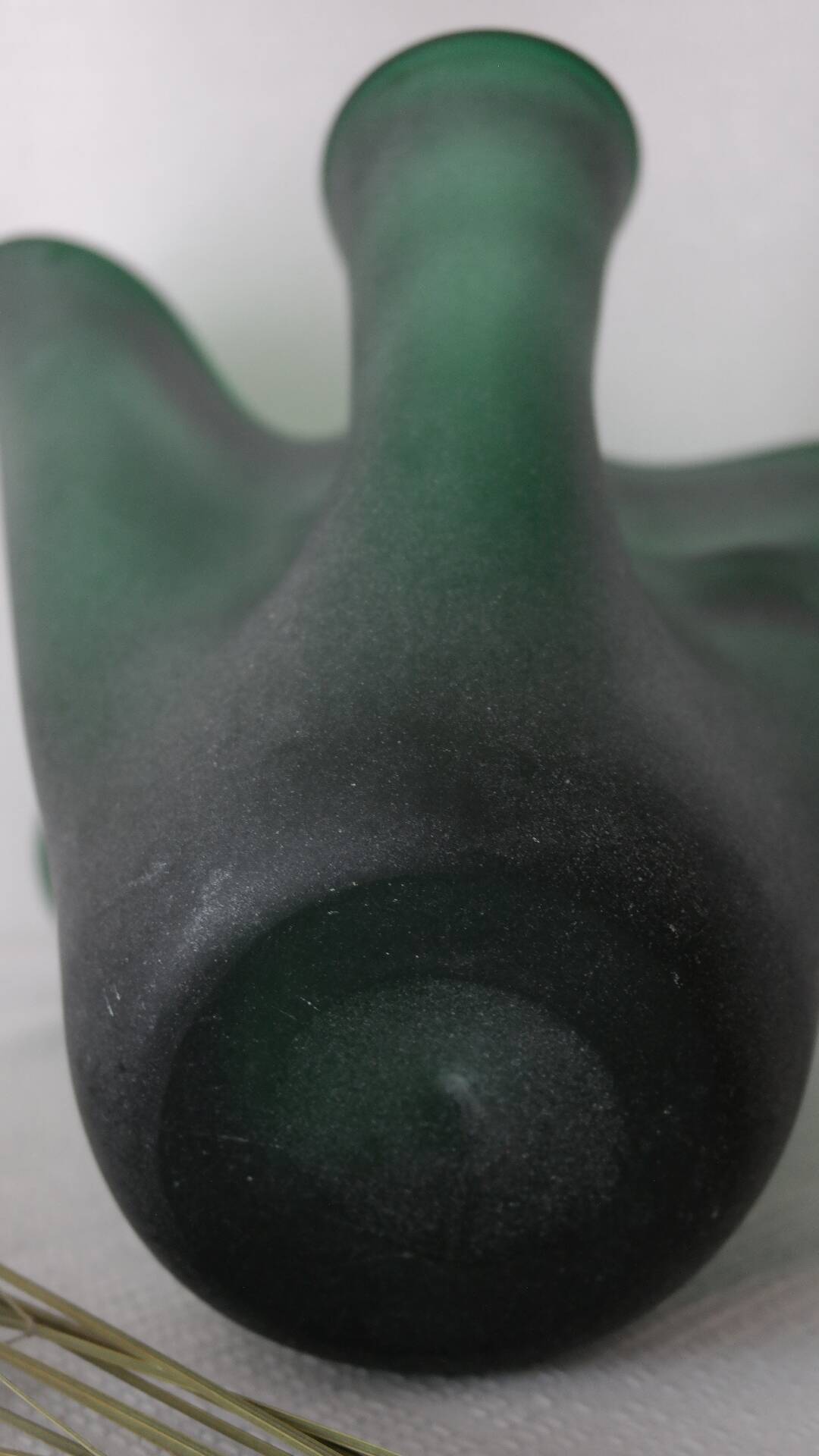 Vintage Italian blown glass handkerchief vase