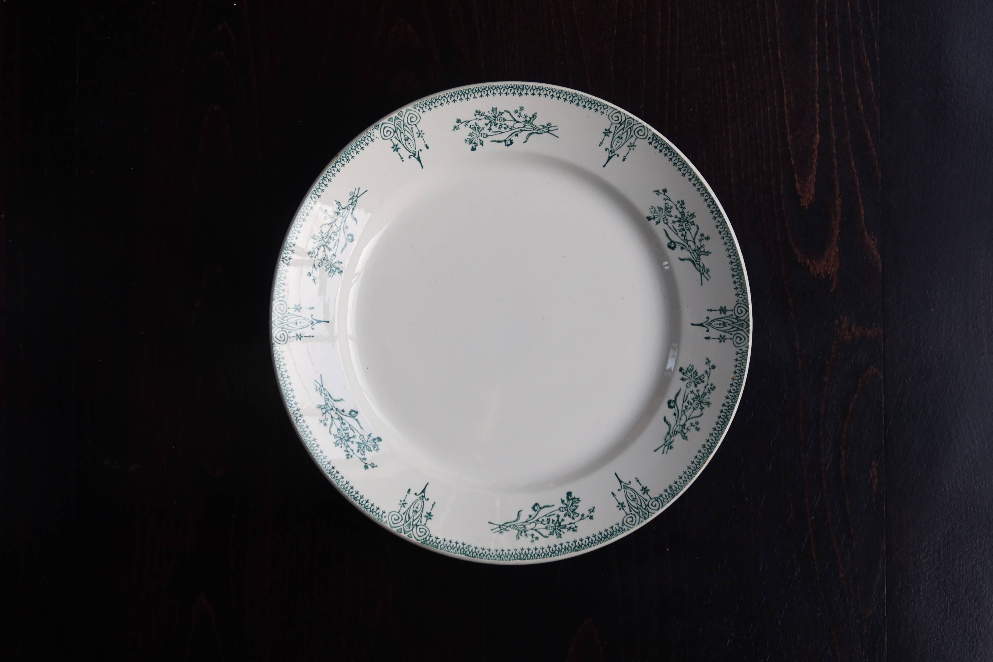 Round serving dish, old ironstone from Saint Amand - 19th century - Green pattern