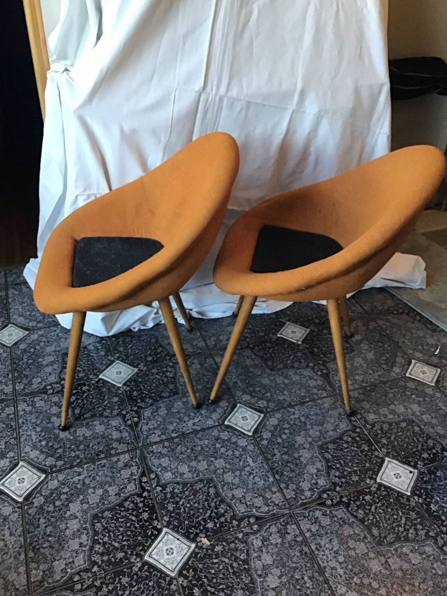 2 vintage chairs