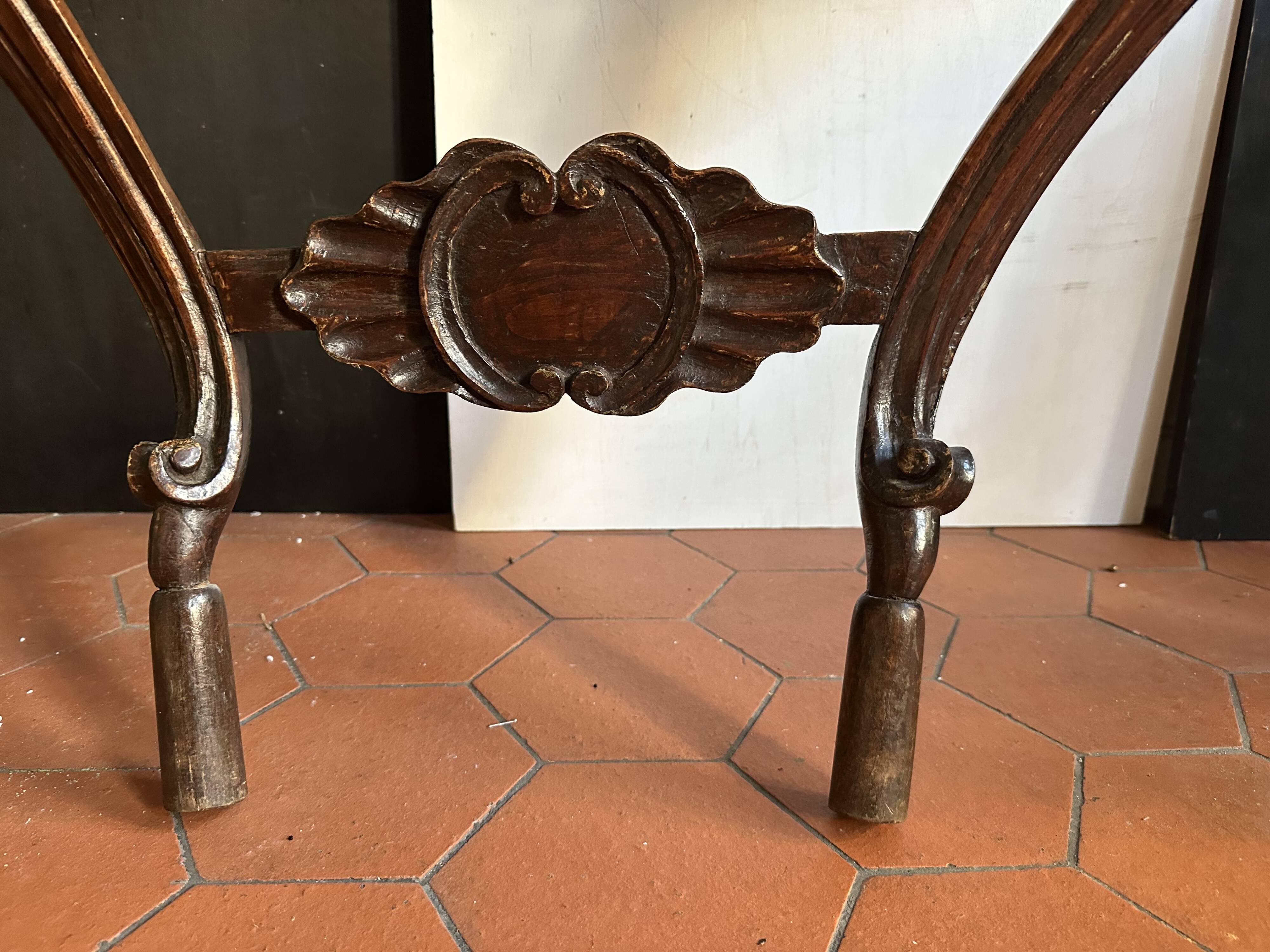 Antique wall console in carved walnut, Louis XV style, 19th century.