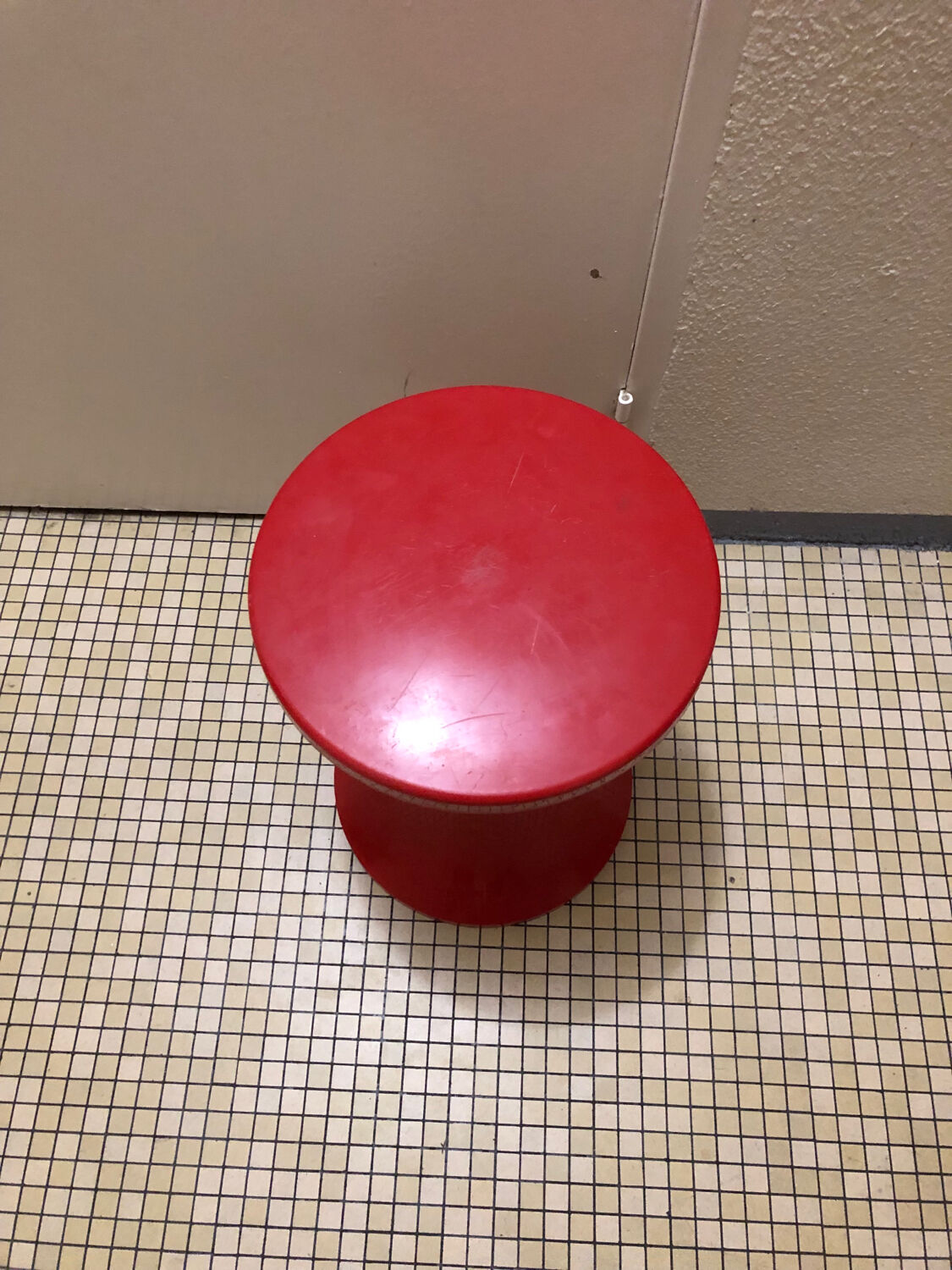 Red Tam Tam stool – official reissue – iconic design