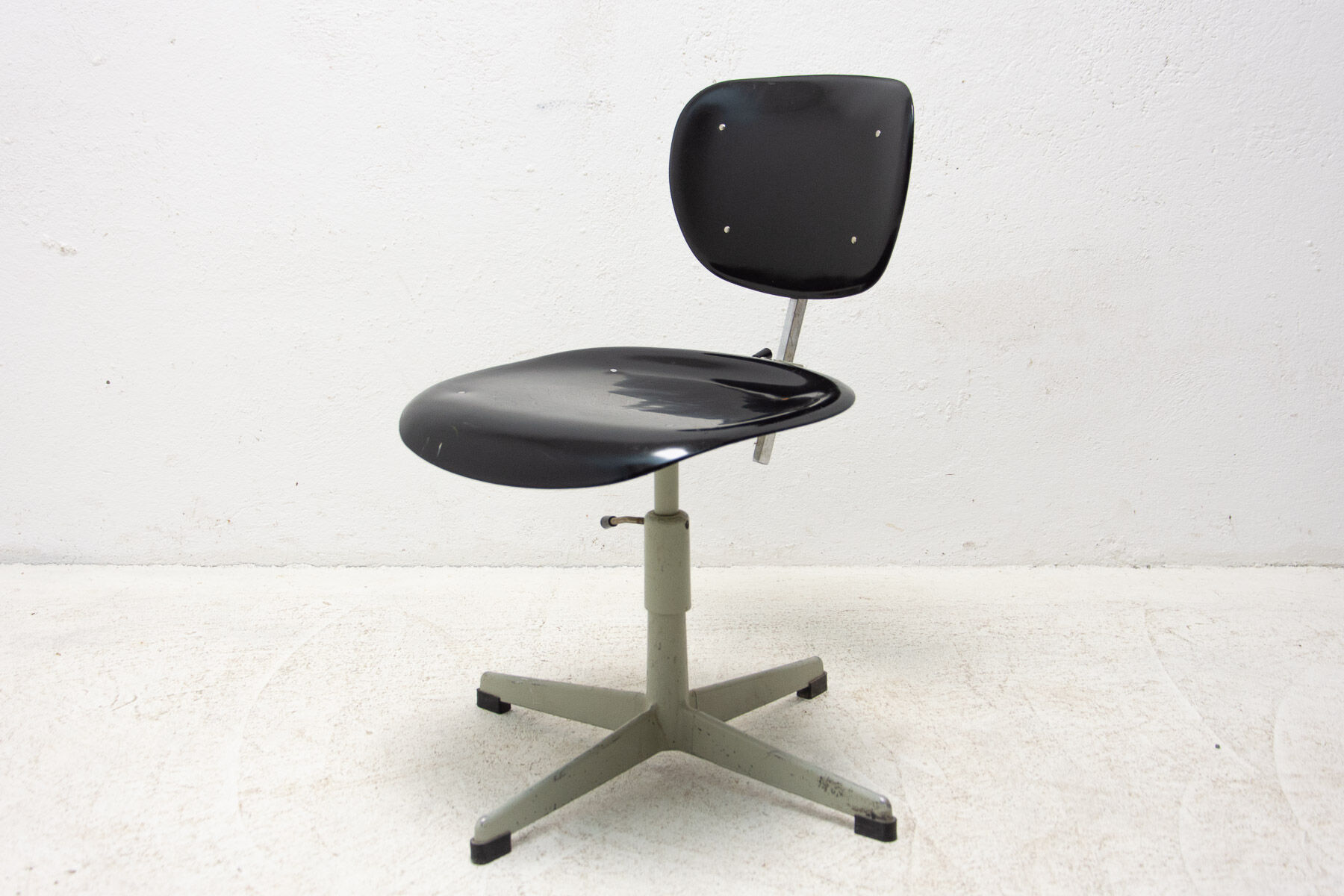 Vintage Industrial swivel work desk chair by Kovona, 1950´s