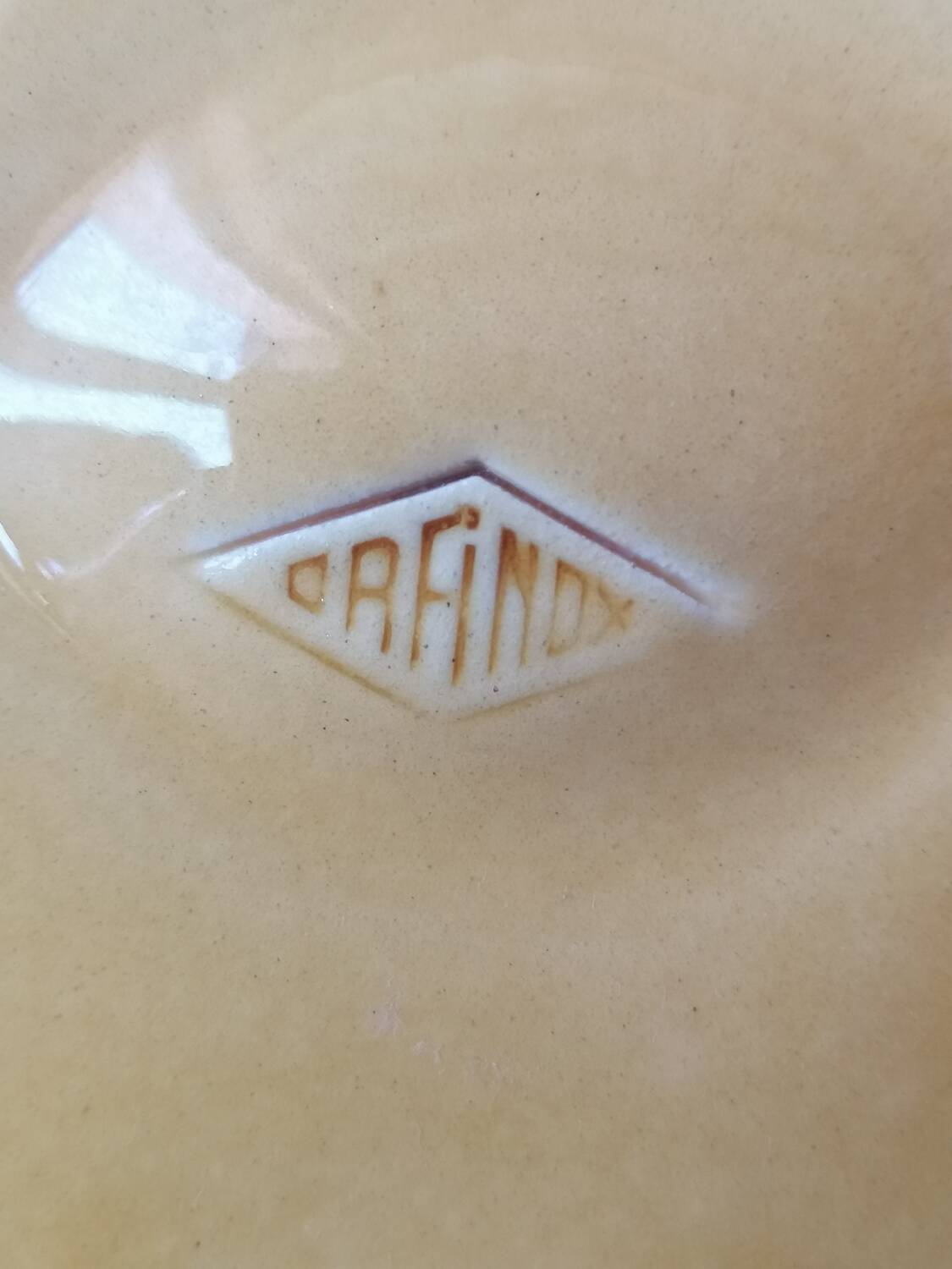 5 Orfinox majolica oyster plates