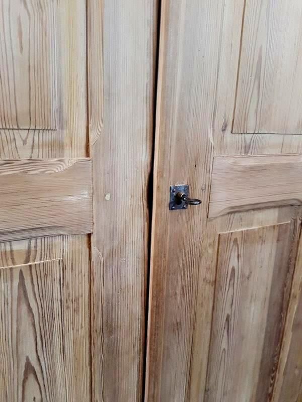 Ancienne Armoire Parisienne