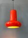Lampe à suspension conique rouge vintage de l'ère spatiale