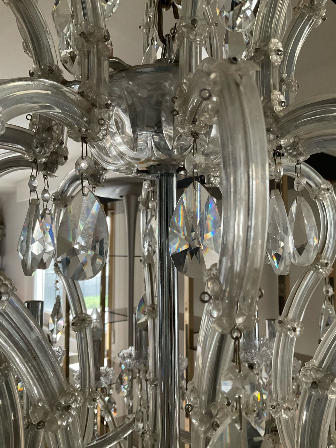 Chandelier 35 Murano glass lamps and crystal tassels D120cm