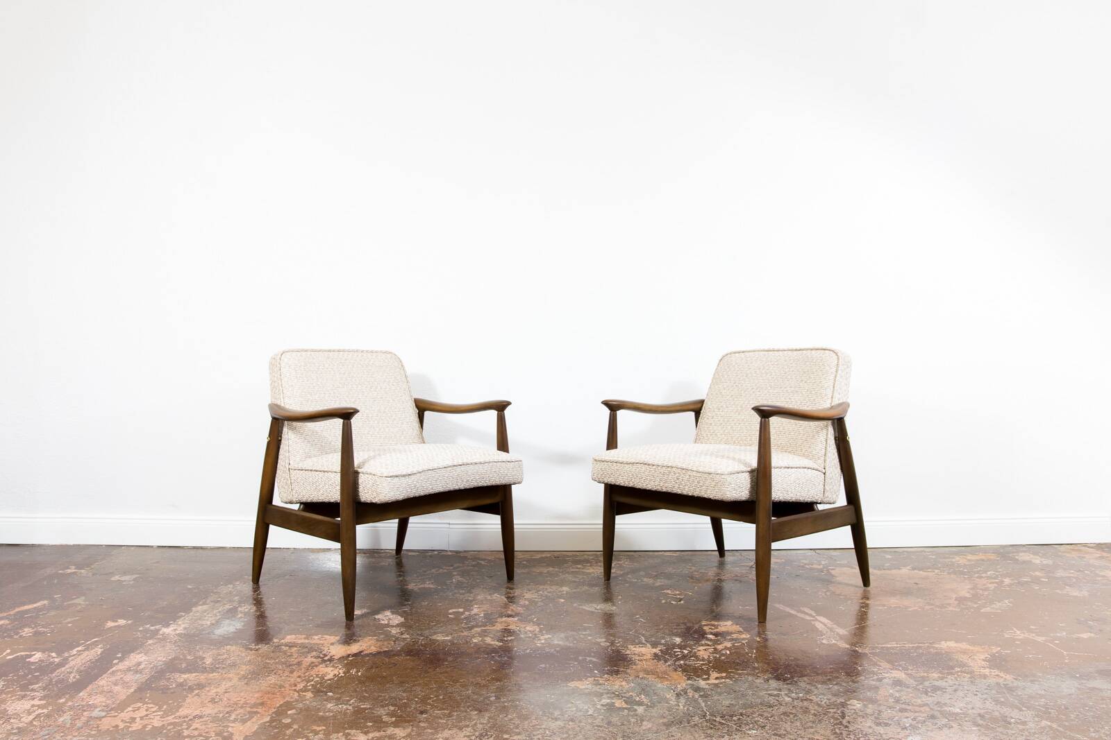Pair of GFM-87 armchairs by Juliusz Kędziorek, GFM, Poland, 1960s