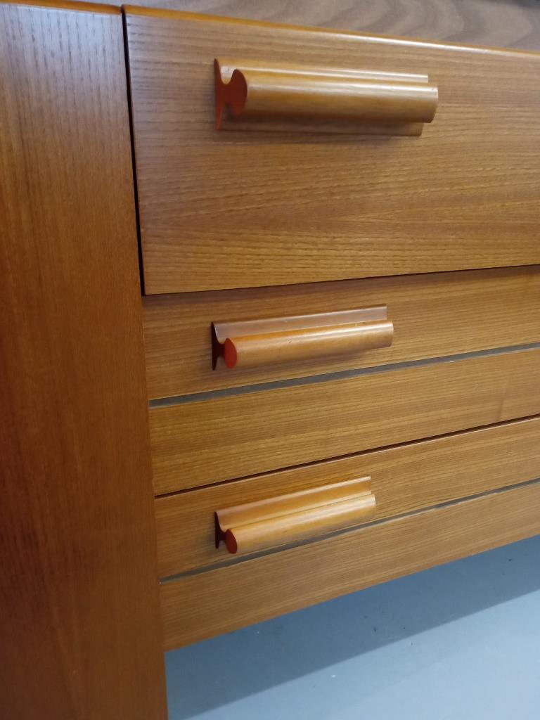 Oak-plated dresser 1980