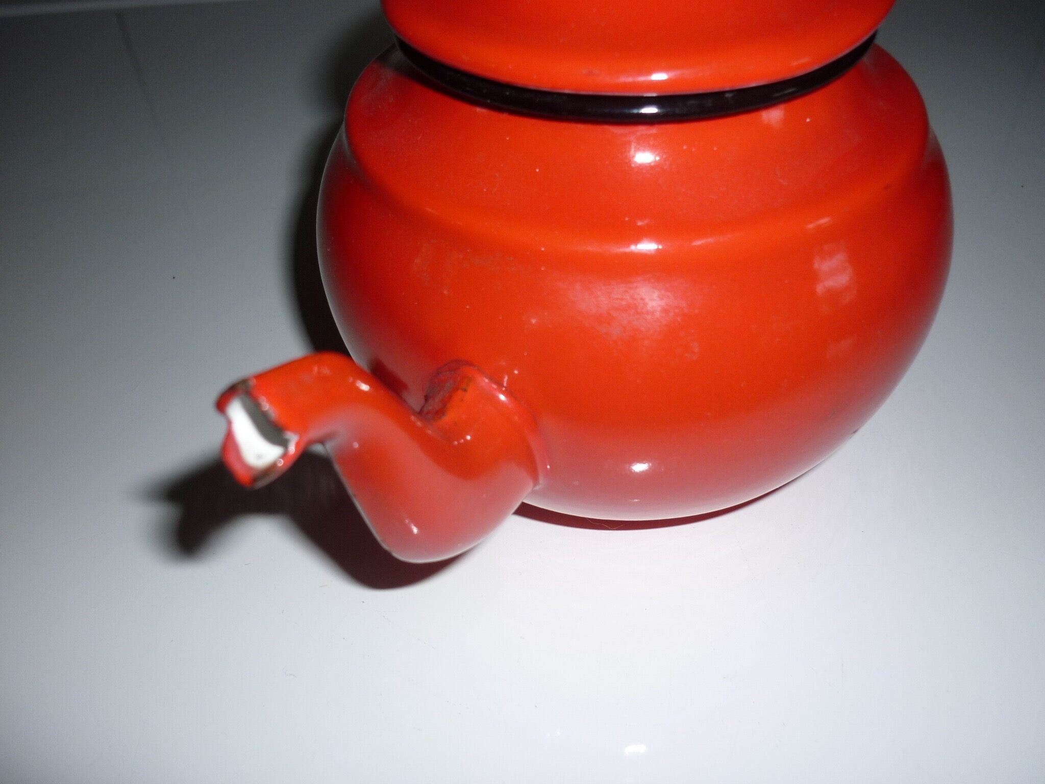 Théière fer émaillé rouge
