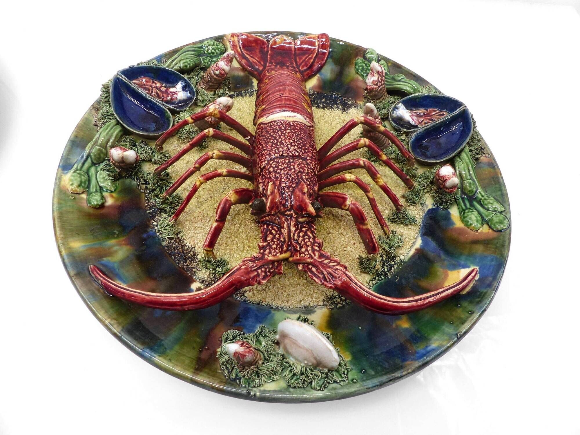Pair of large wall plates Palissy Álvaro José Caldas da Rainha early 20th century