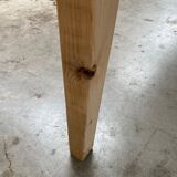 Farmhouse table spindle legs