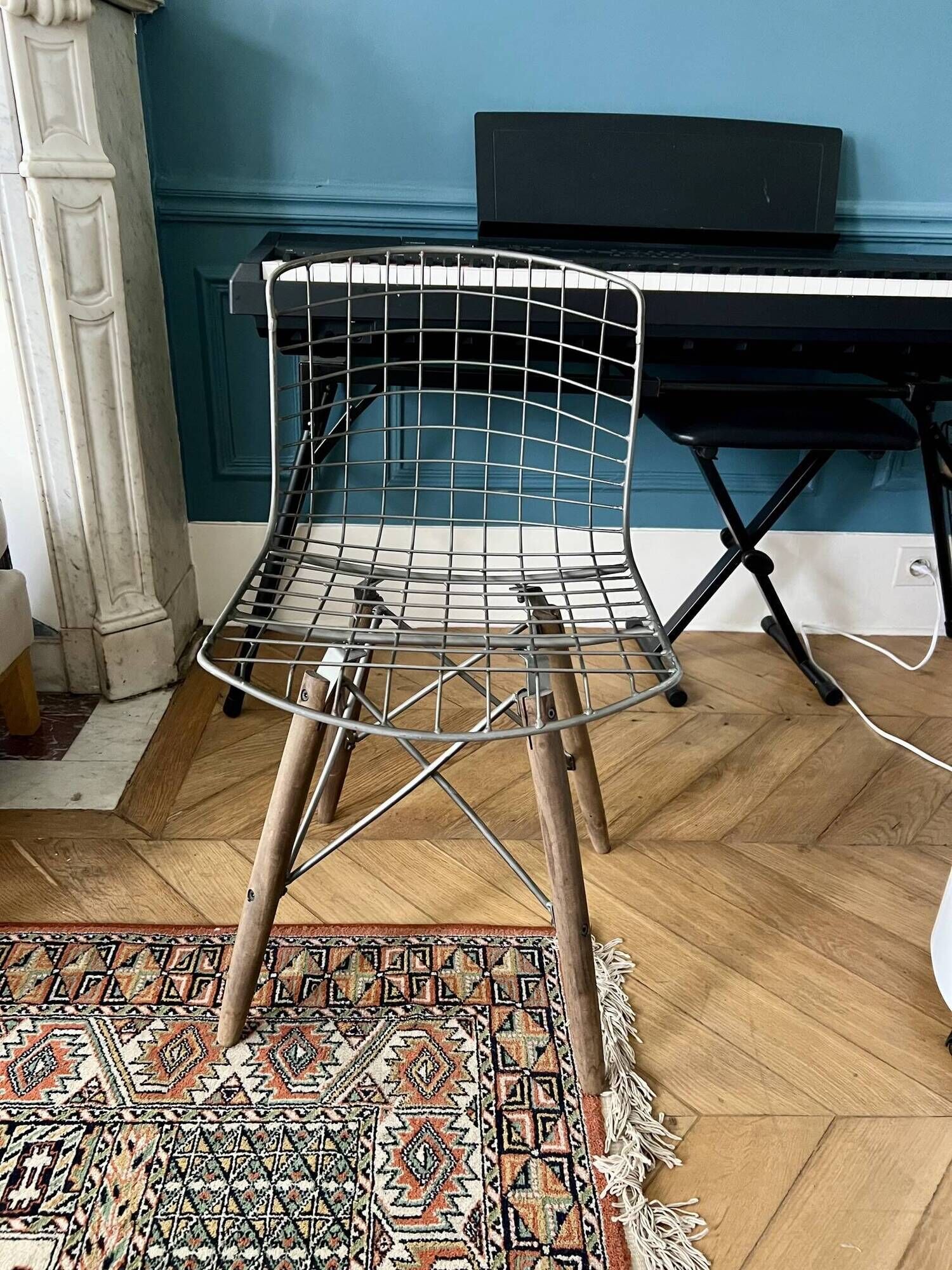 Set of 4 vintage Wire chairs in metal and wood