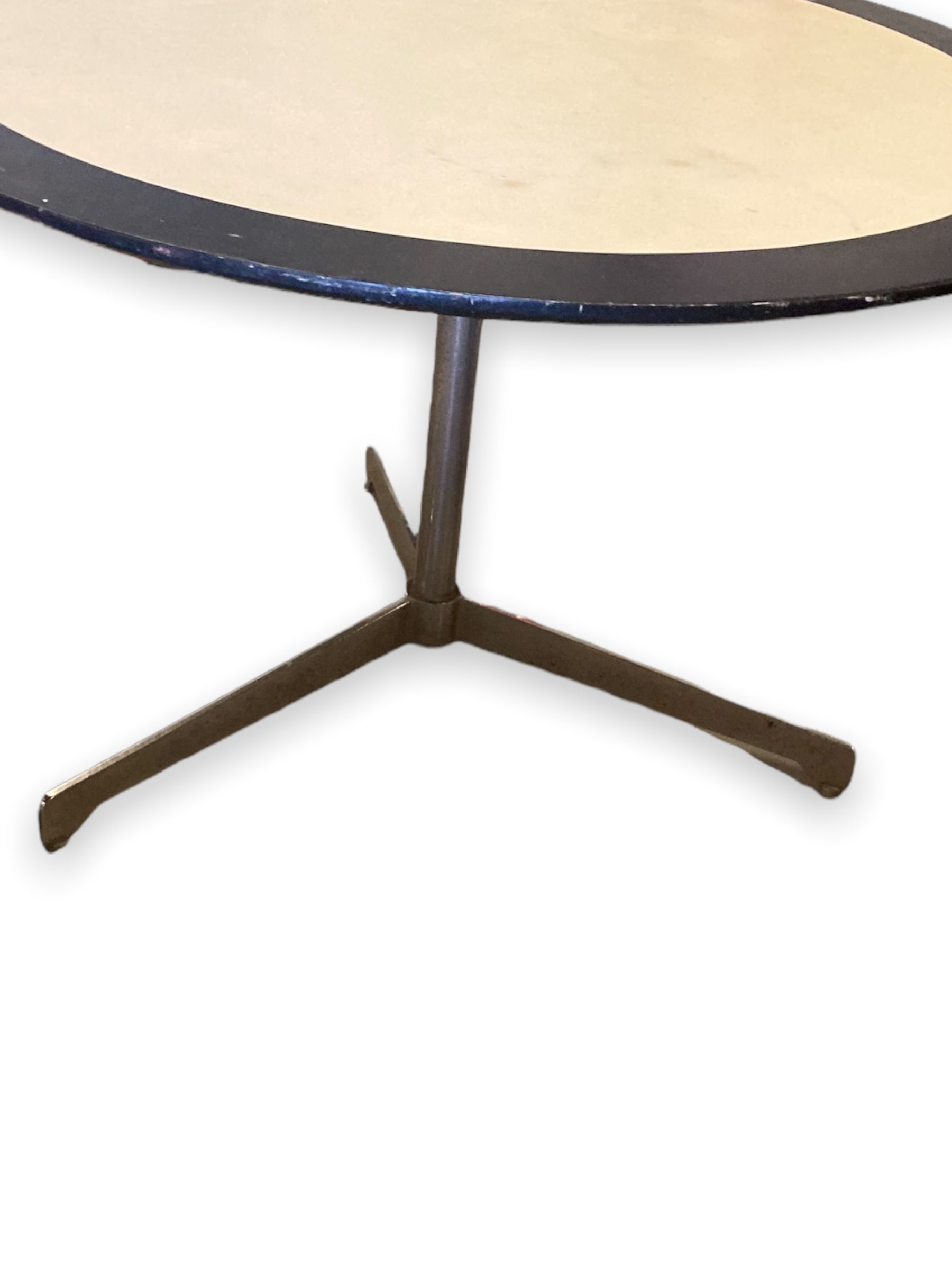 Important Design Living Room Roundtable