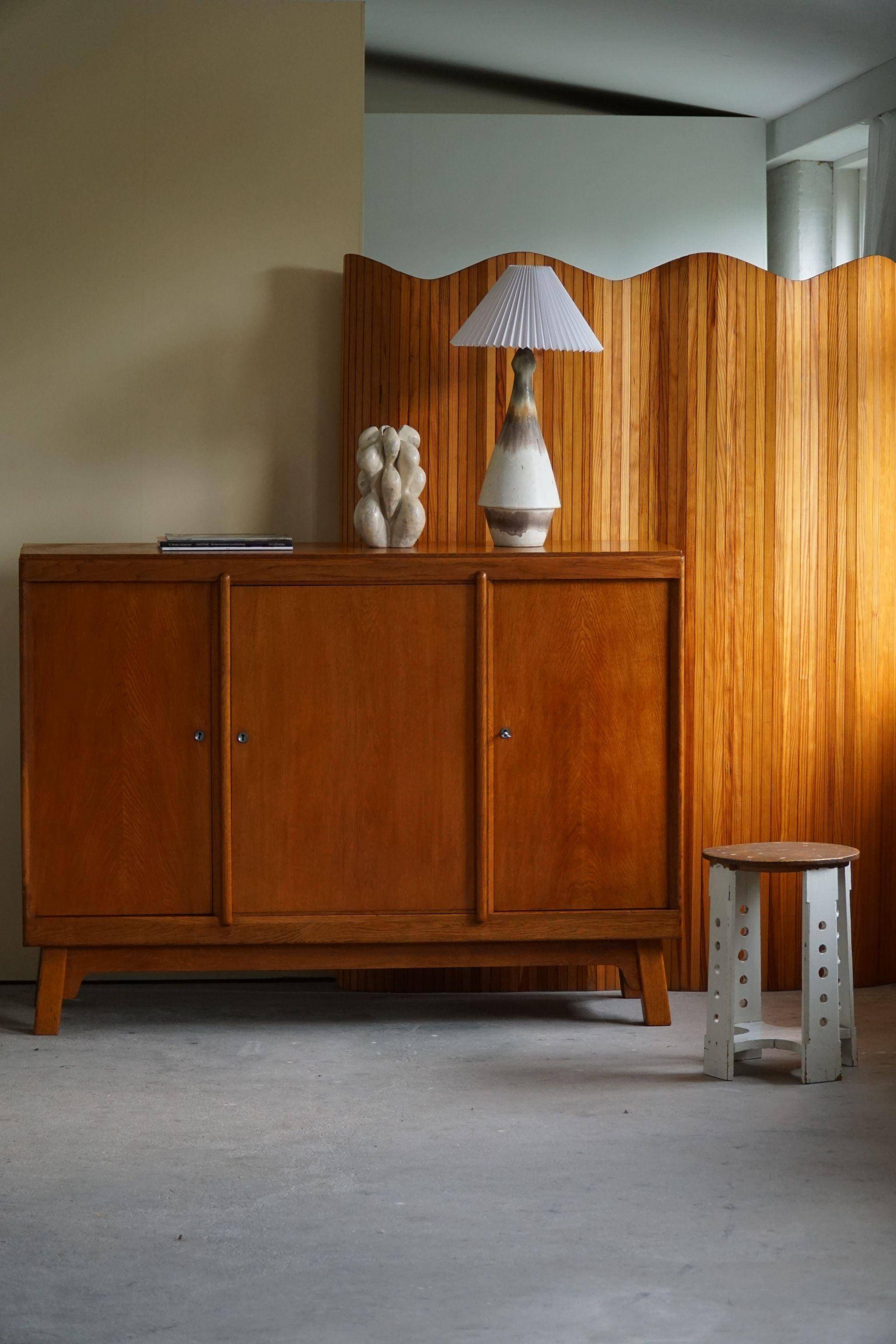 Mid-century buffet/enfilade in teak and oak, Danish cabinetmaker, 1960s