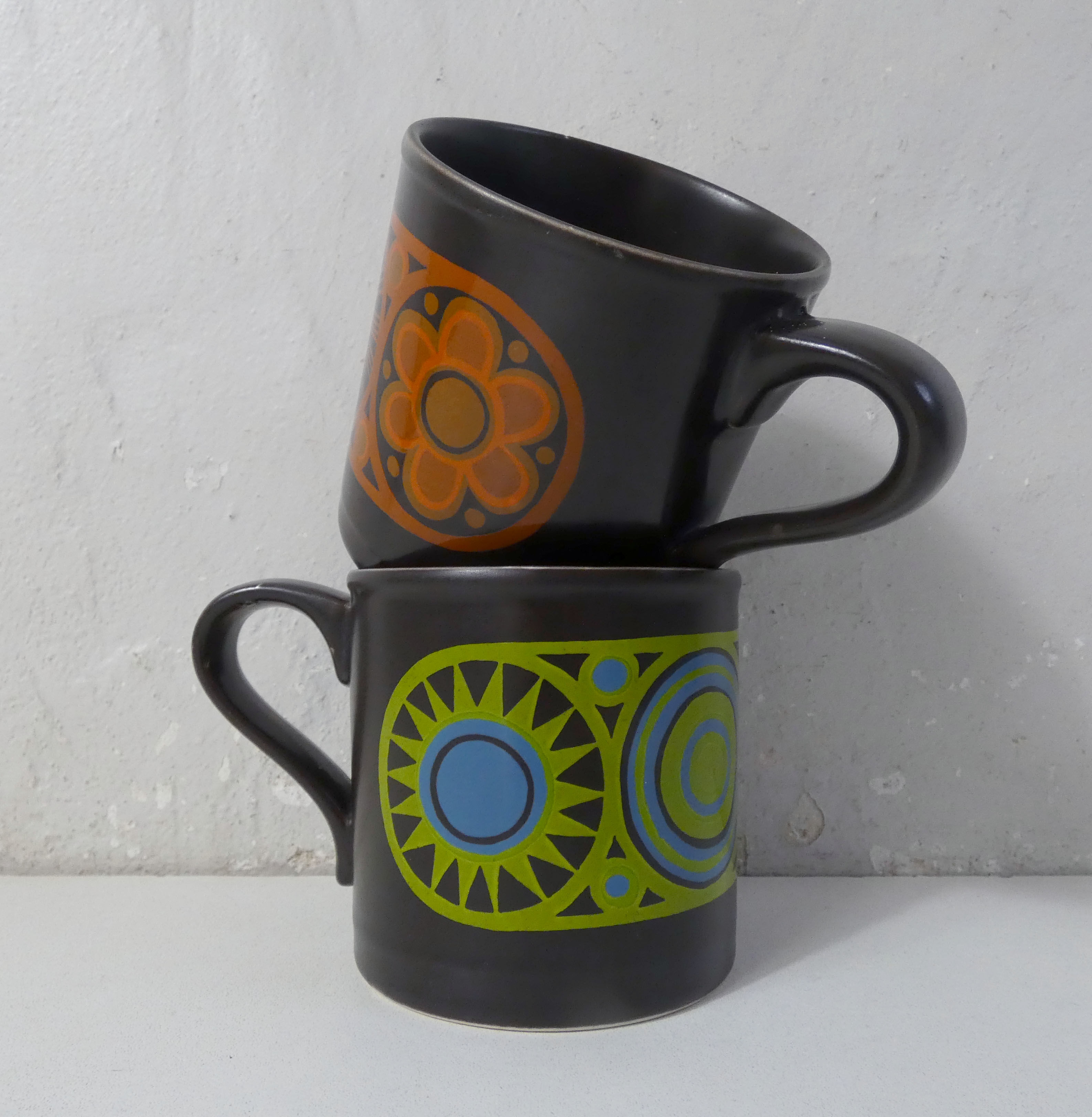 Set of 2 vintage Staffordshire english mugs