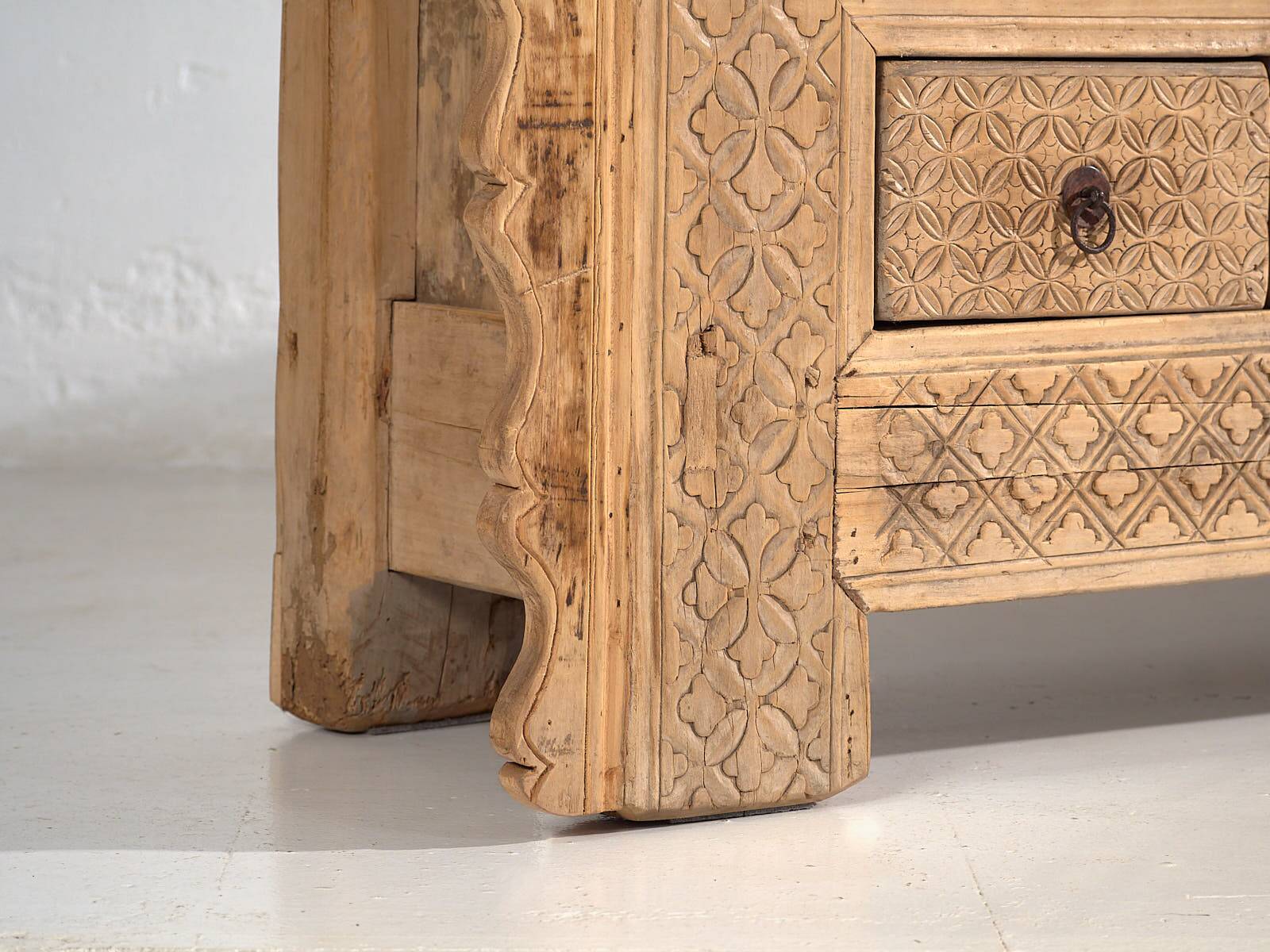 Ancien meuble TV sculpté à la main (c.1900)