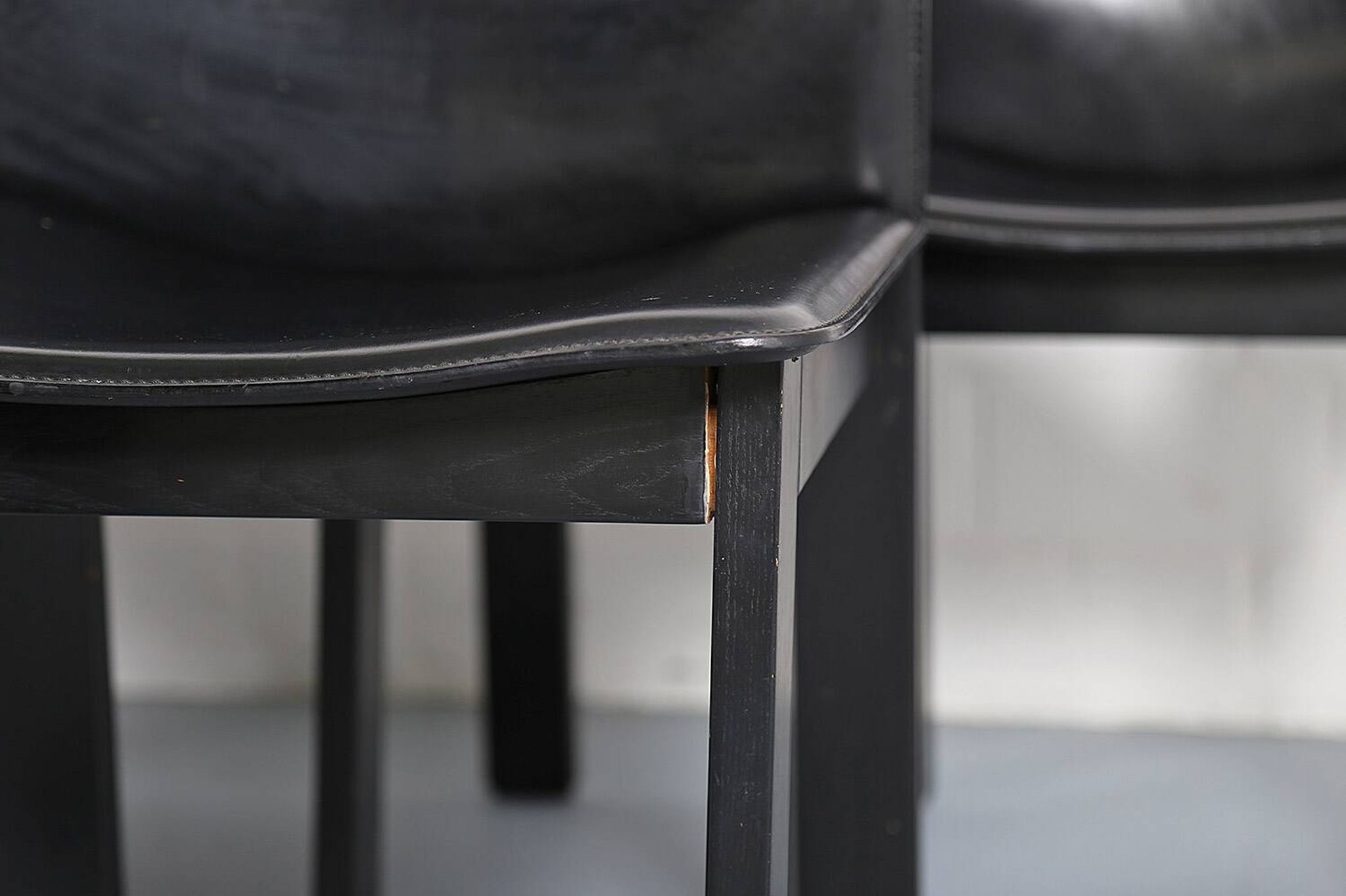Lot de 6 chaises de salle à manger en bois et cuir noir