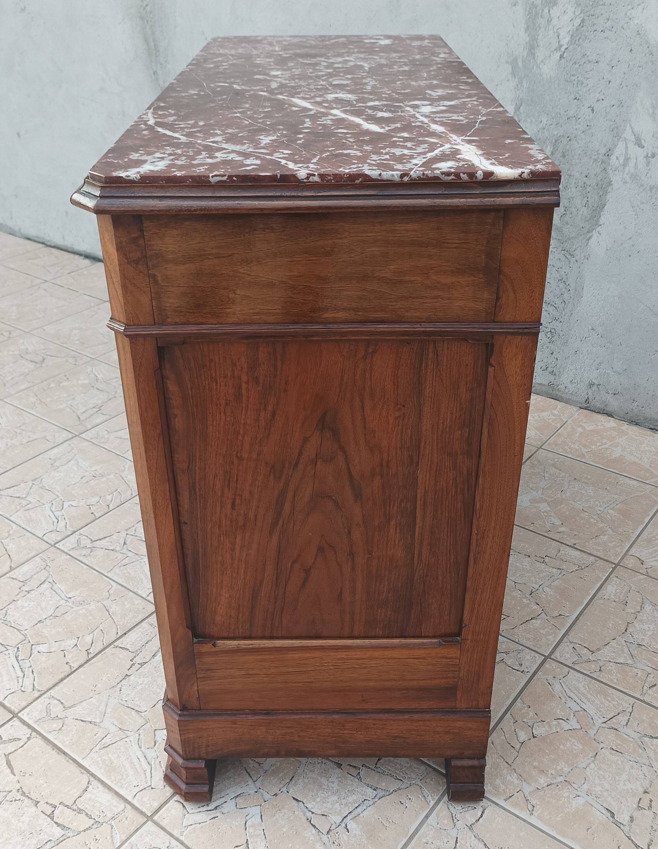 Commode Louis Philippe en noyer