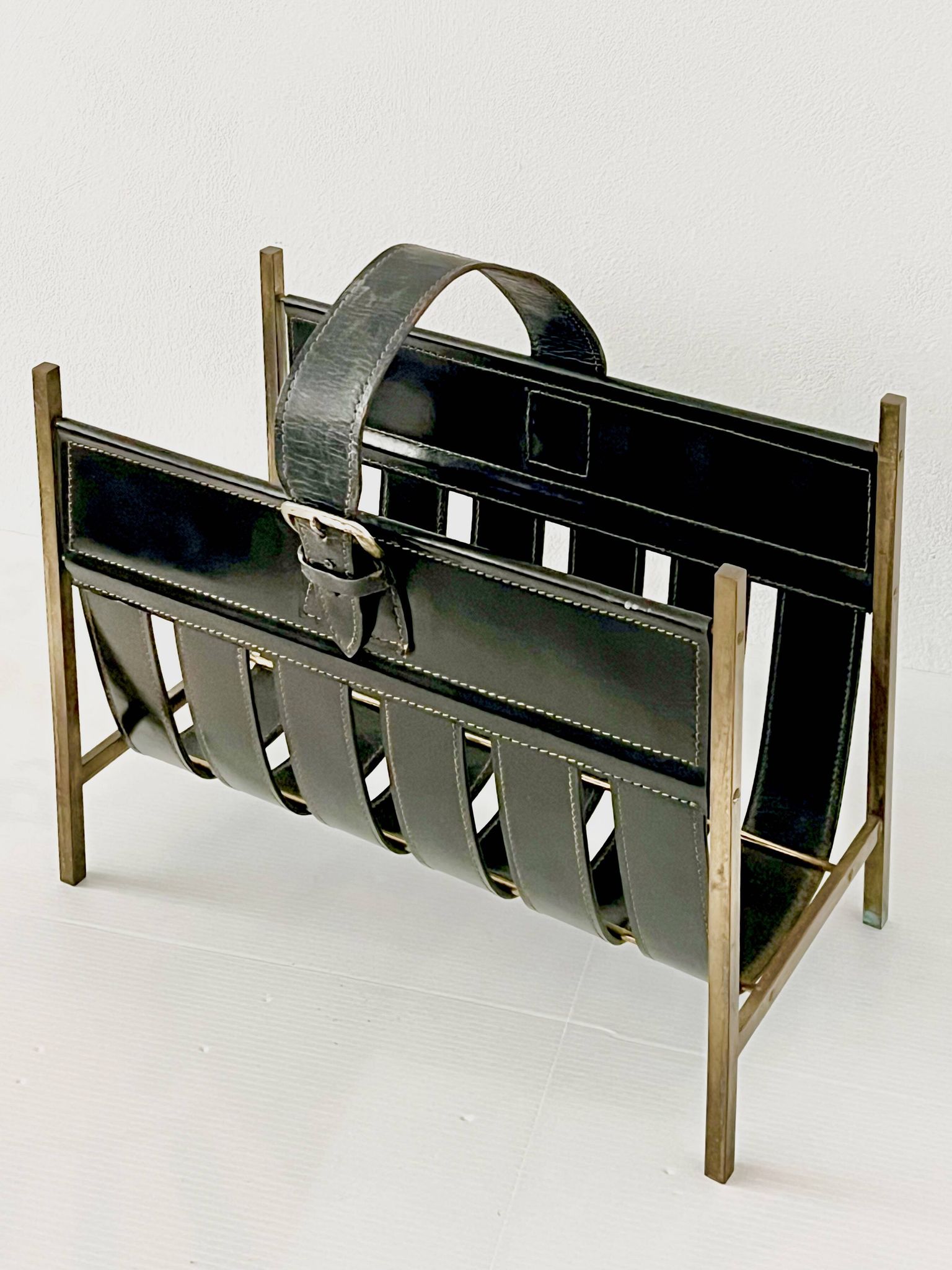 Porte revue en cuir Français mid century